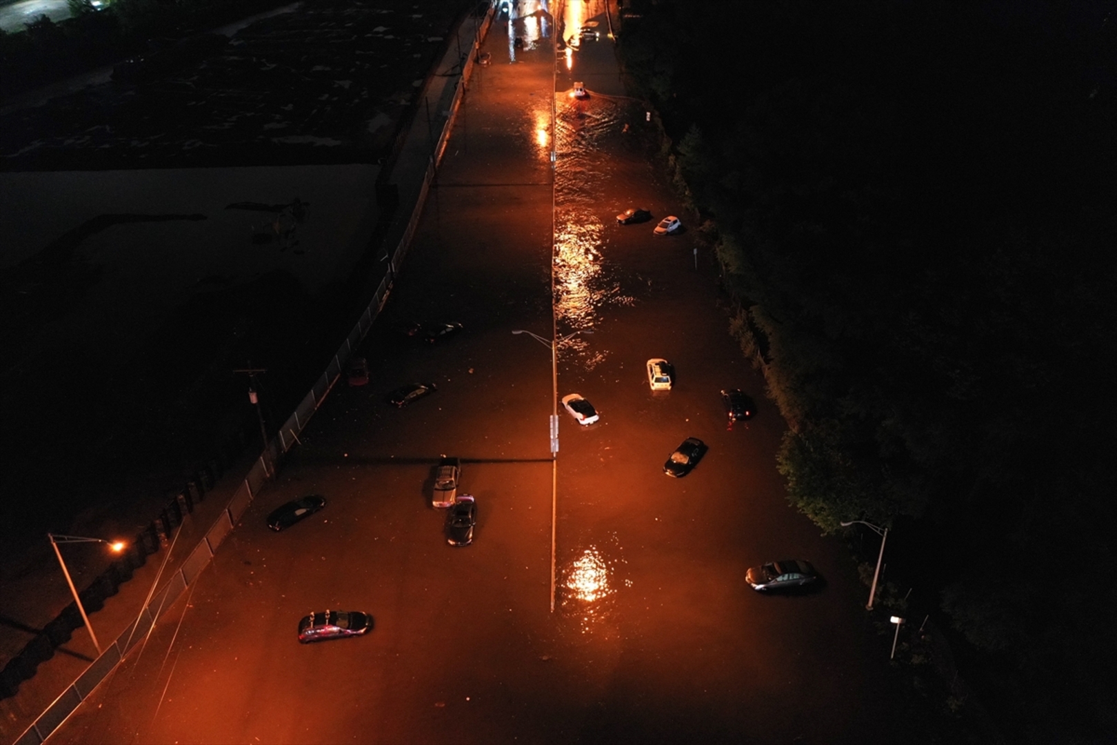 U poplavama u Njujorku najmanje sedam mrtvih - slika 7