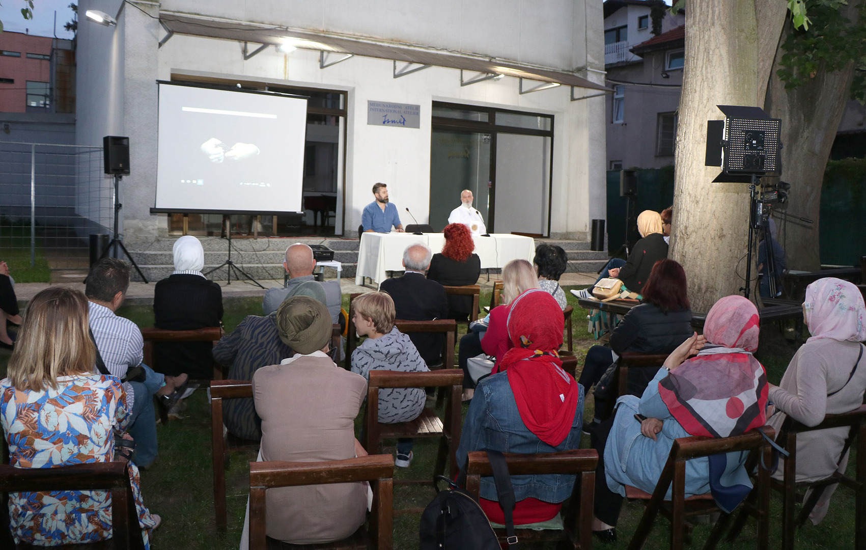 U Tuzli promoviran roman „Predodređenje“ dr. Edina Urjana Kukavice - slika 5