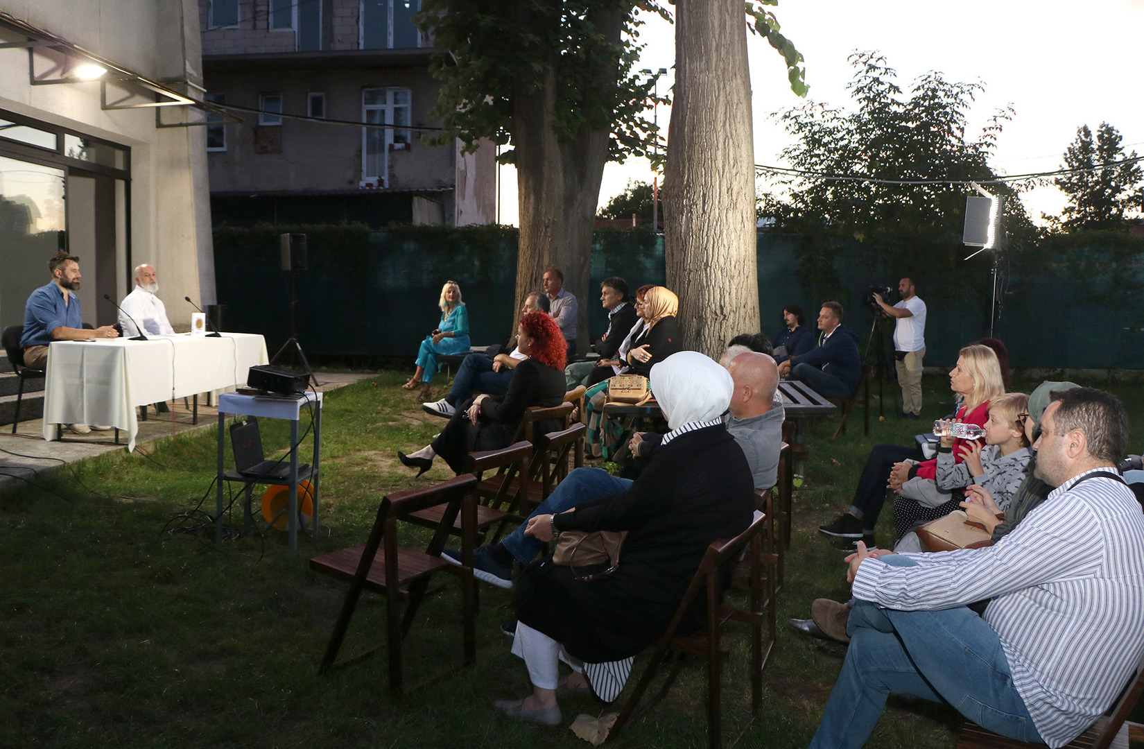 U Tuzli promoviran roman „Predodređenje“ dr. Edina Urjana Kukavice - slika 6