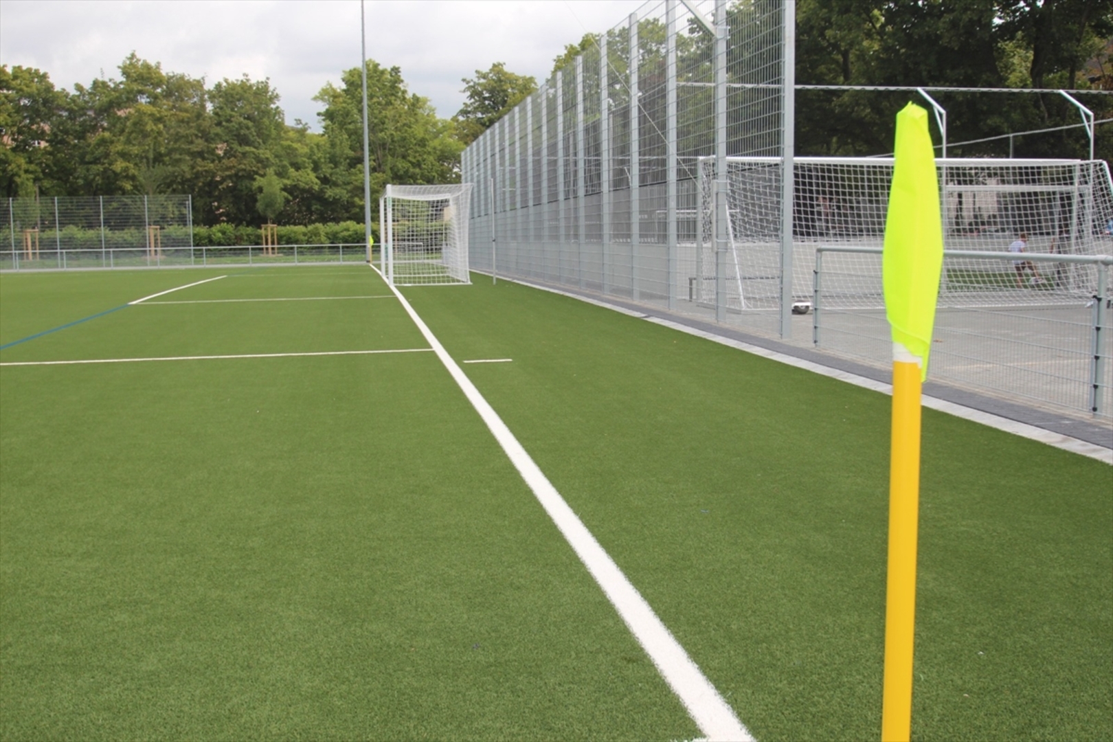 Grad Frankfurt investirao tri miliona eura u novi stadion na kojem igra SV BKC Bosna Frankfurt - slika 3