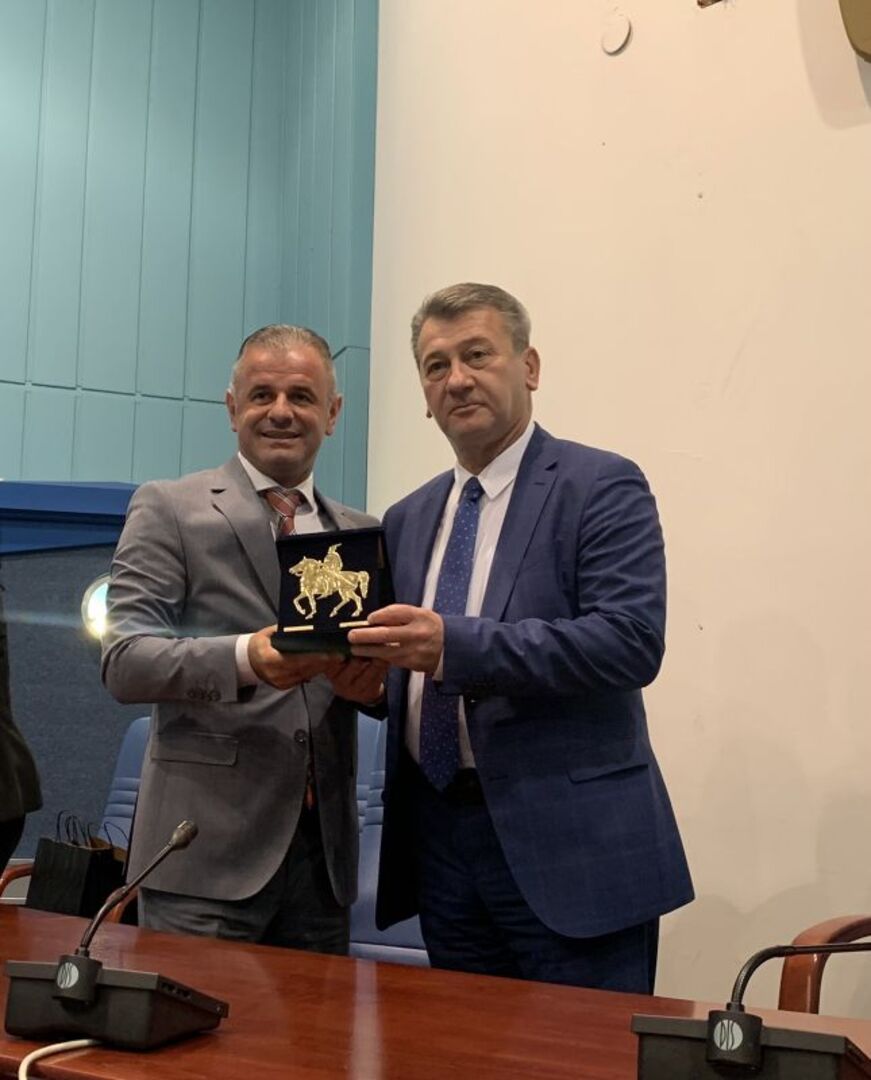 Stari Grad: Potpisano bratimljenje s općinom Čair - slika 9