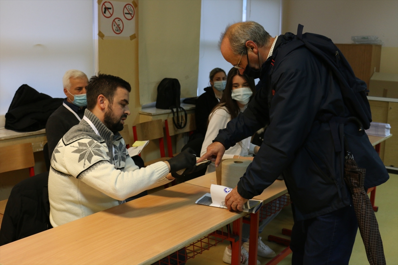 Kosovo: Počelo glasanje za izbor nove lokalne vlasti - slika 17