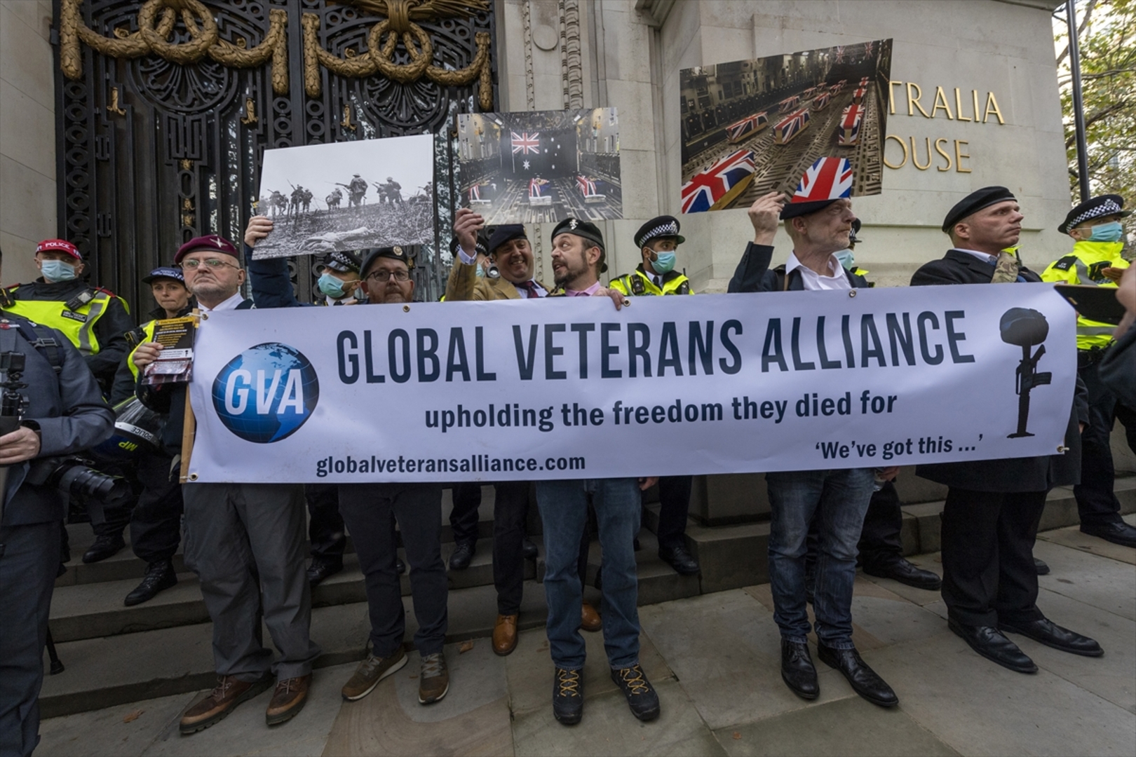 U Londonu protesti protiv COVID-19 pasoša i vakcinacije - slika 10