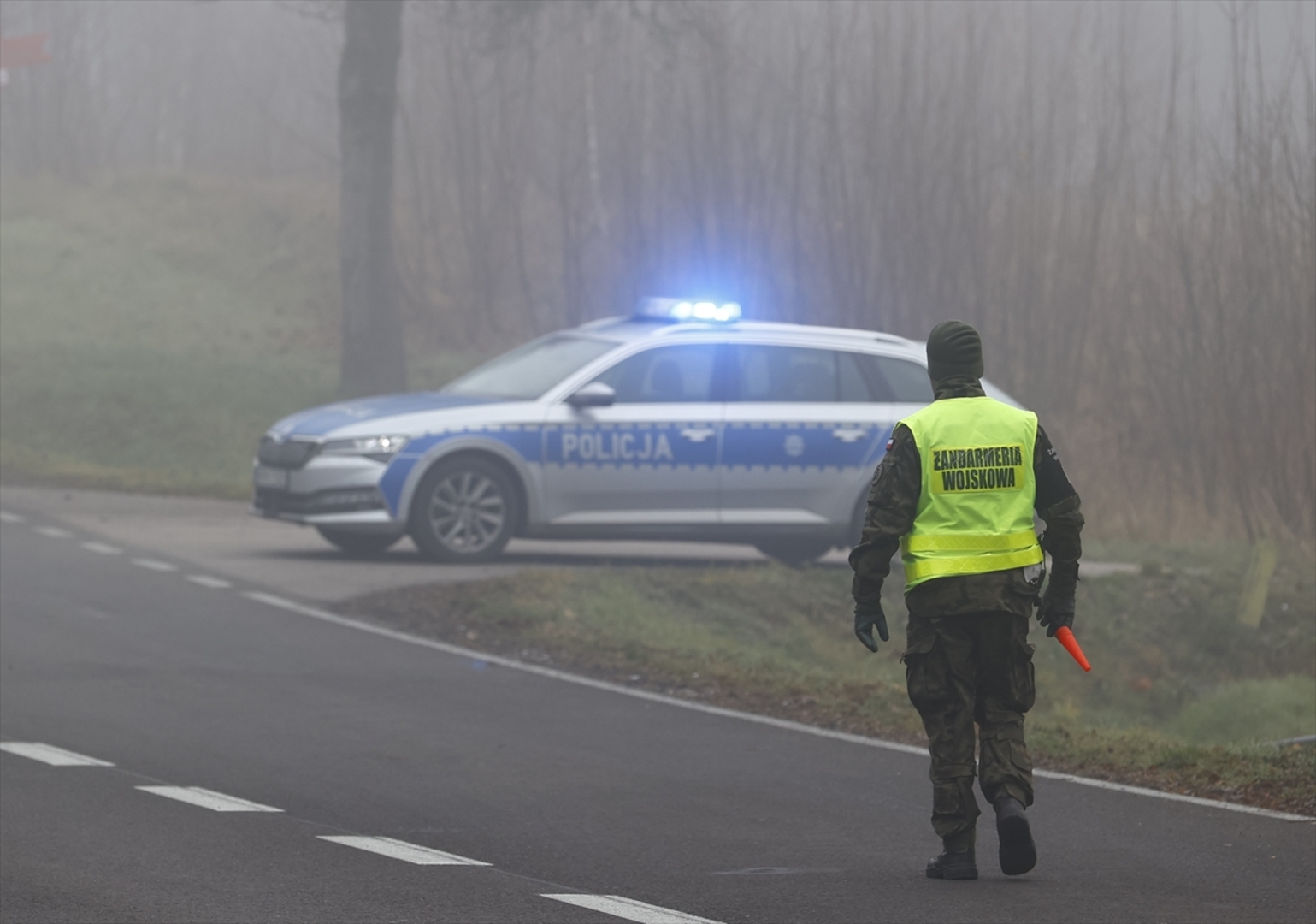 Hiljade migranata na poljsko-bjeloruskoj granici: Policija i vojnici provjeravaju vozila - slika 5