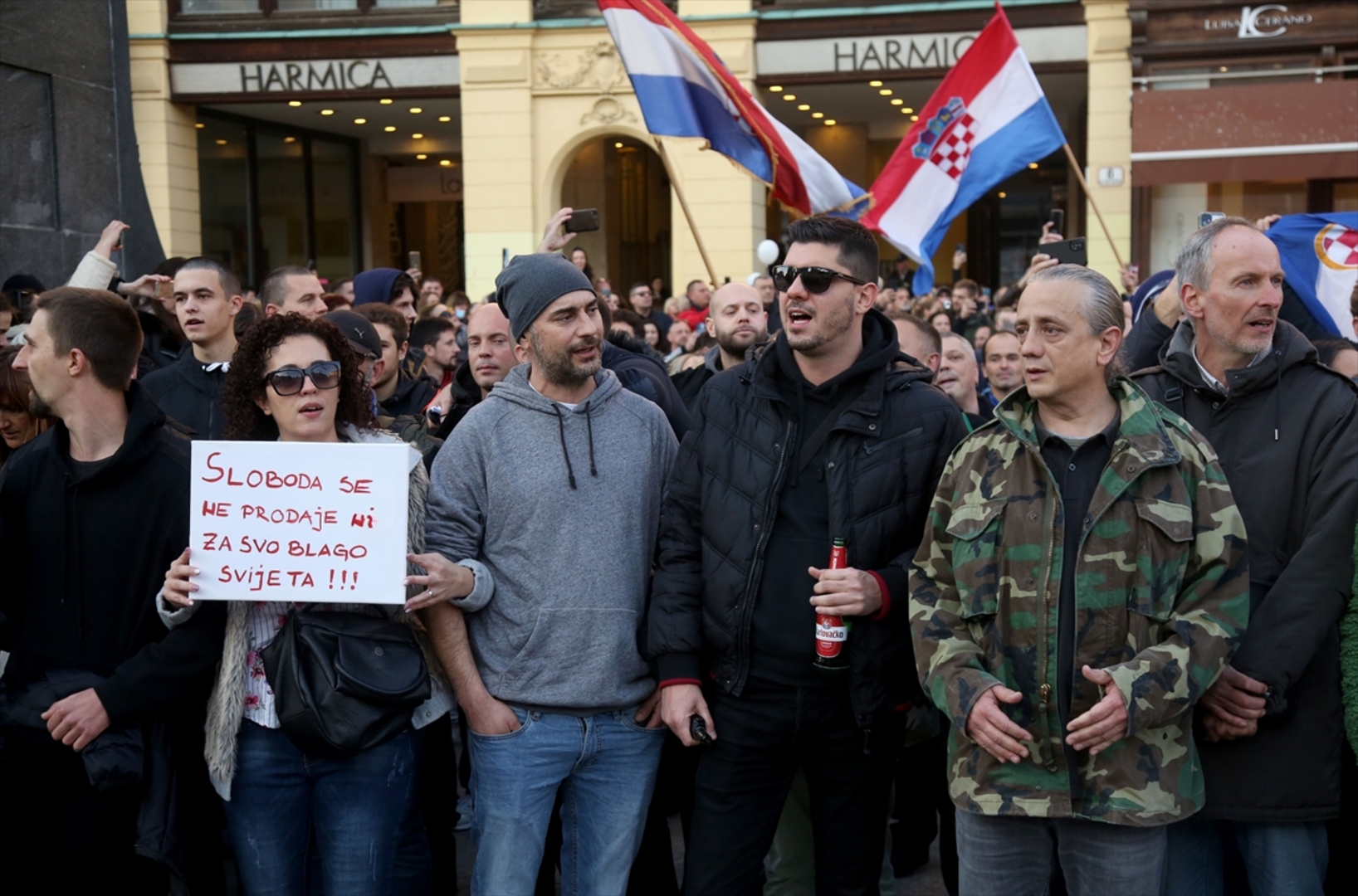 Desetine hiljada ljudi na demonstracijama u Beču. Protesti i u Zagrebu - slika 3