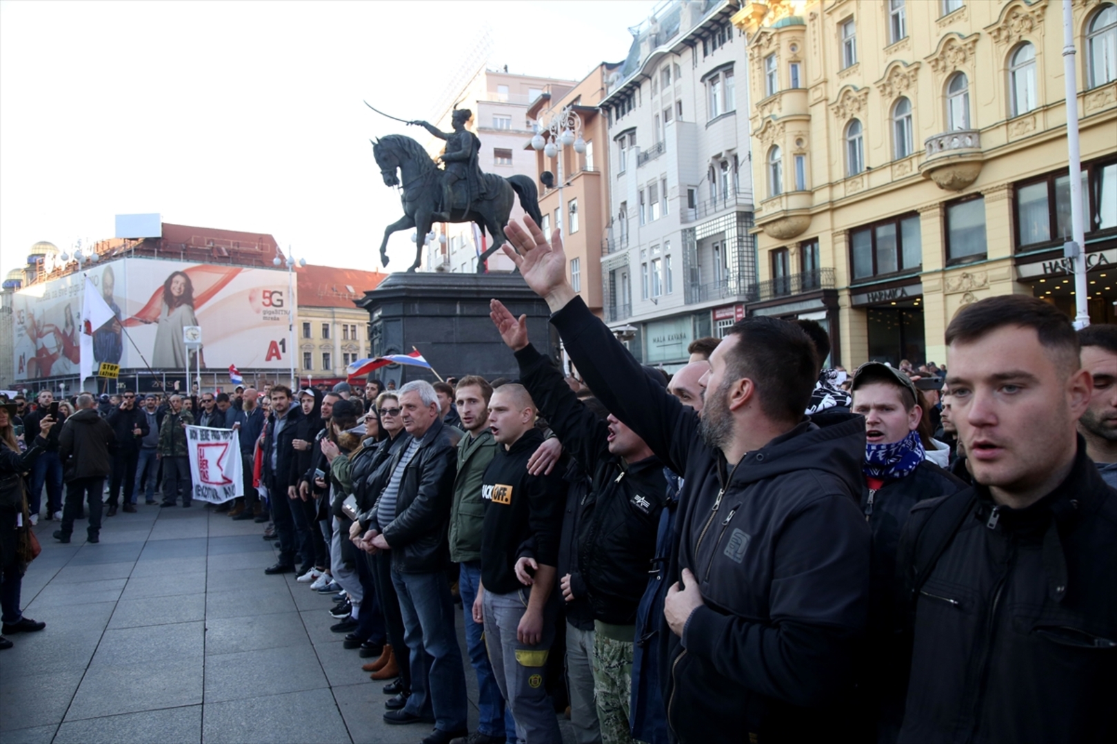 Desetine hiljada ljudi na demonstracijama u Beču. Protesti i u Zagrebu - slika 4
