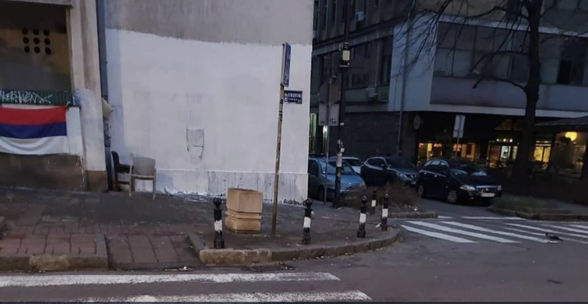 Uklonjen pa "vraćen" mural Mladiću u centru Beograda - slika 1