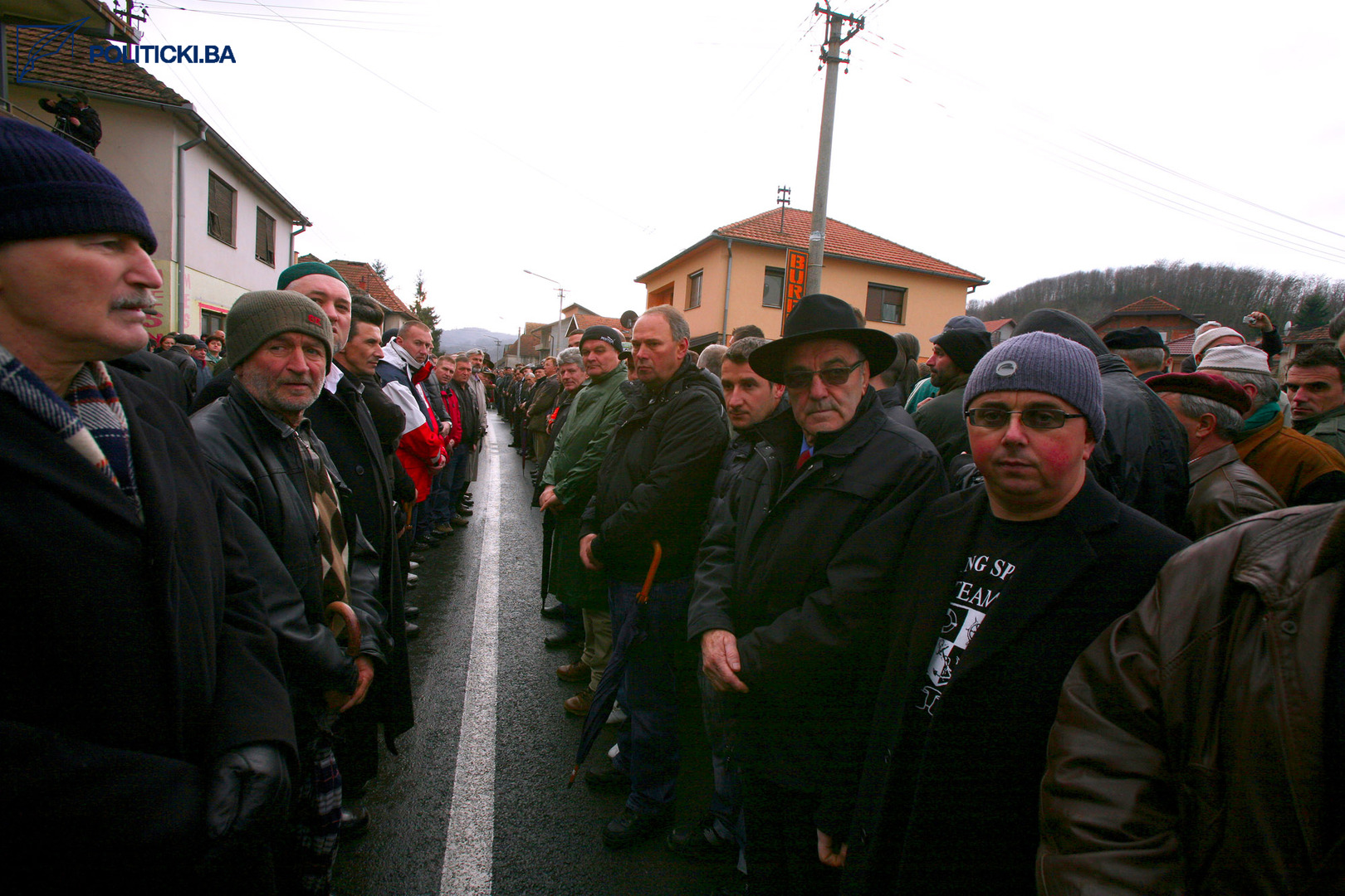 Sjećamo li se Bracike? Njegov tabut kroz Kozluk je nosilo hiljade ruku - slika 9