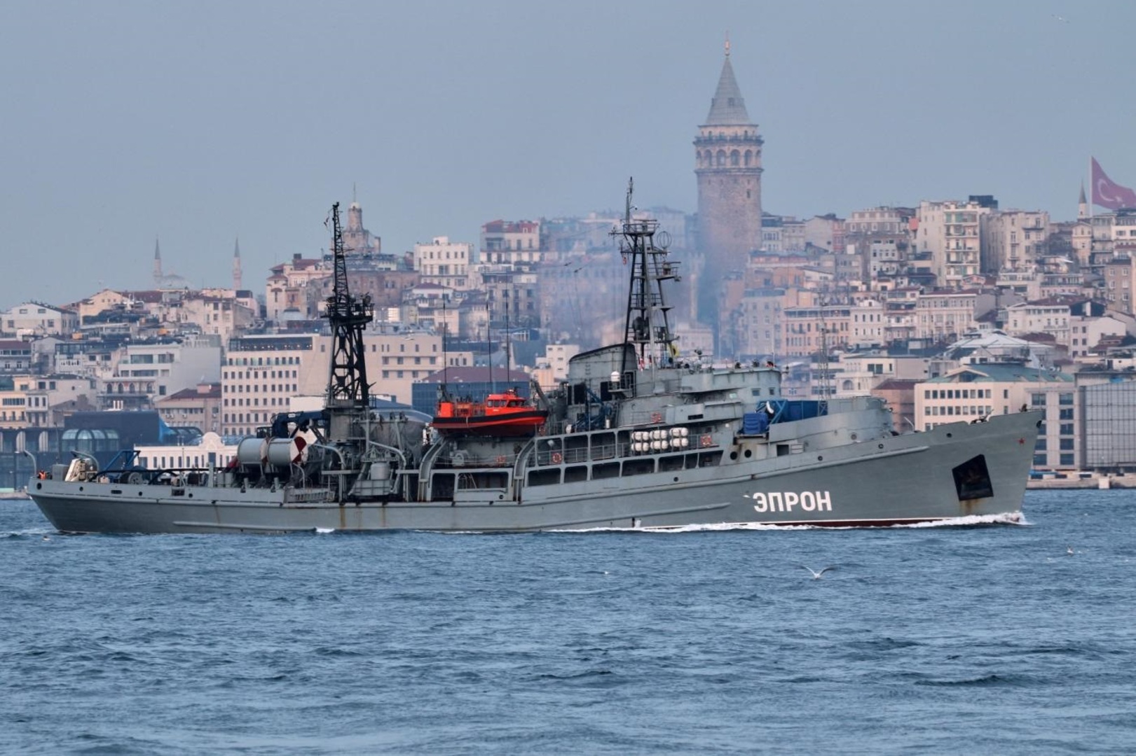 Reuters: Turska nije odlučila da zatvori prolaz ruskim brodovima - slika 1