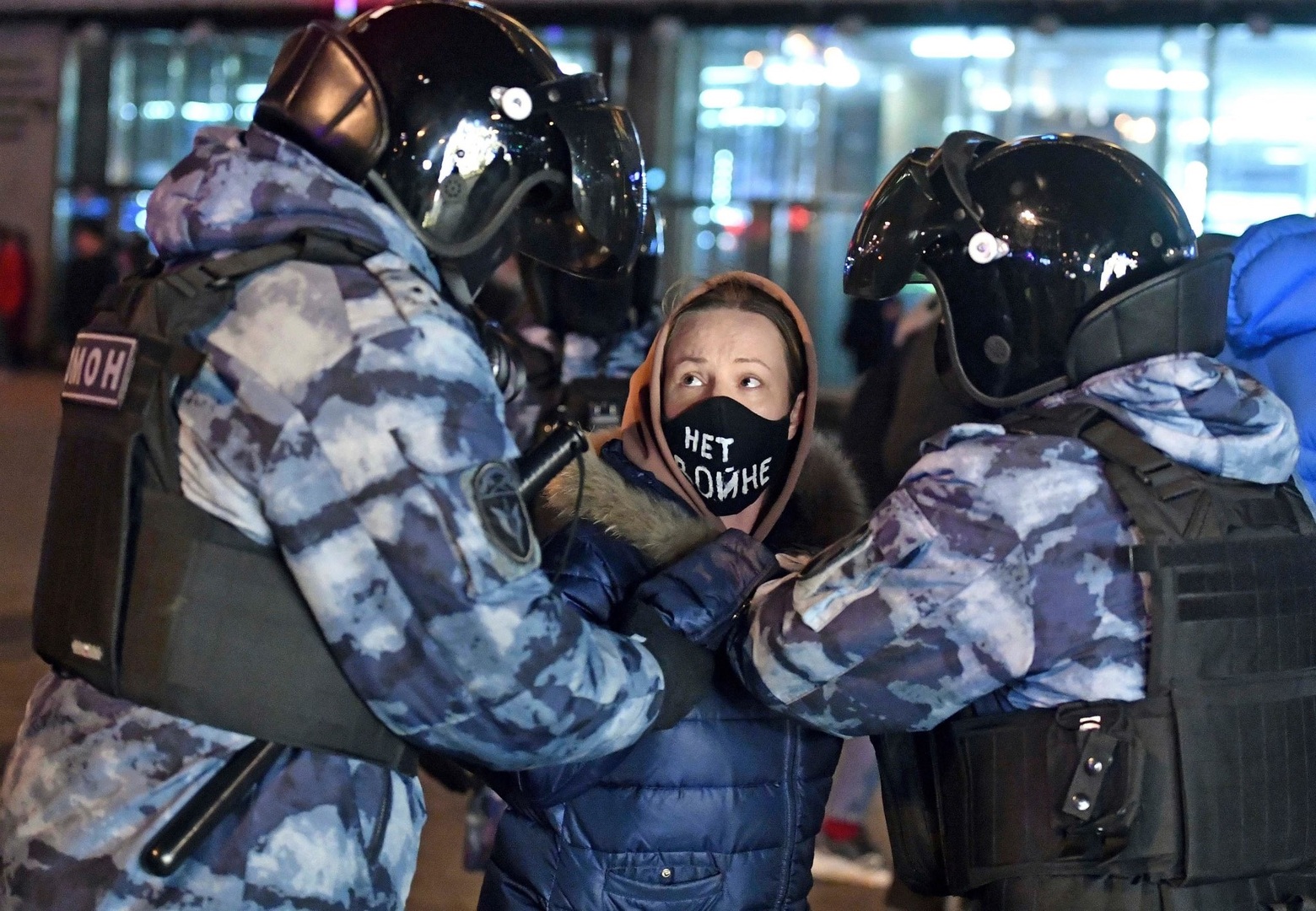 Više od 3.500 privedeno na antiratnim protestima u Rusiji - slika 1