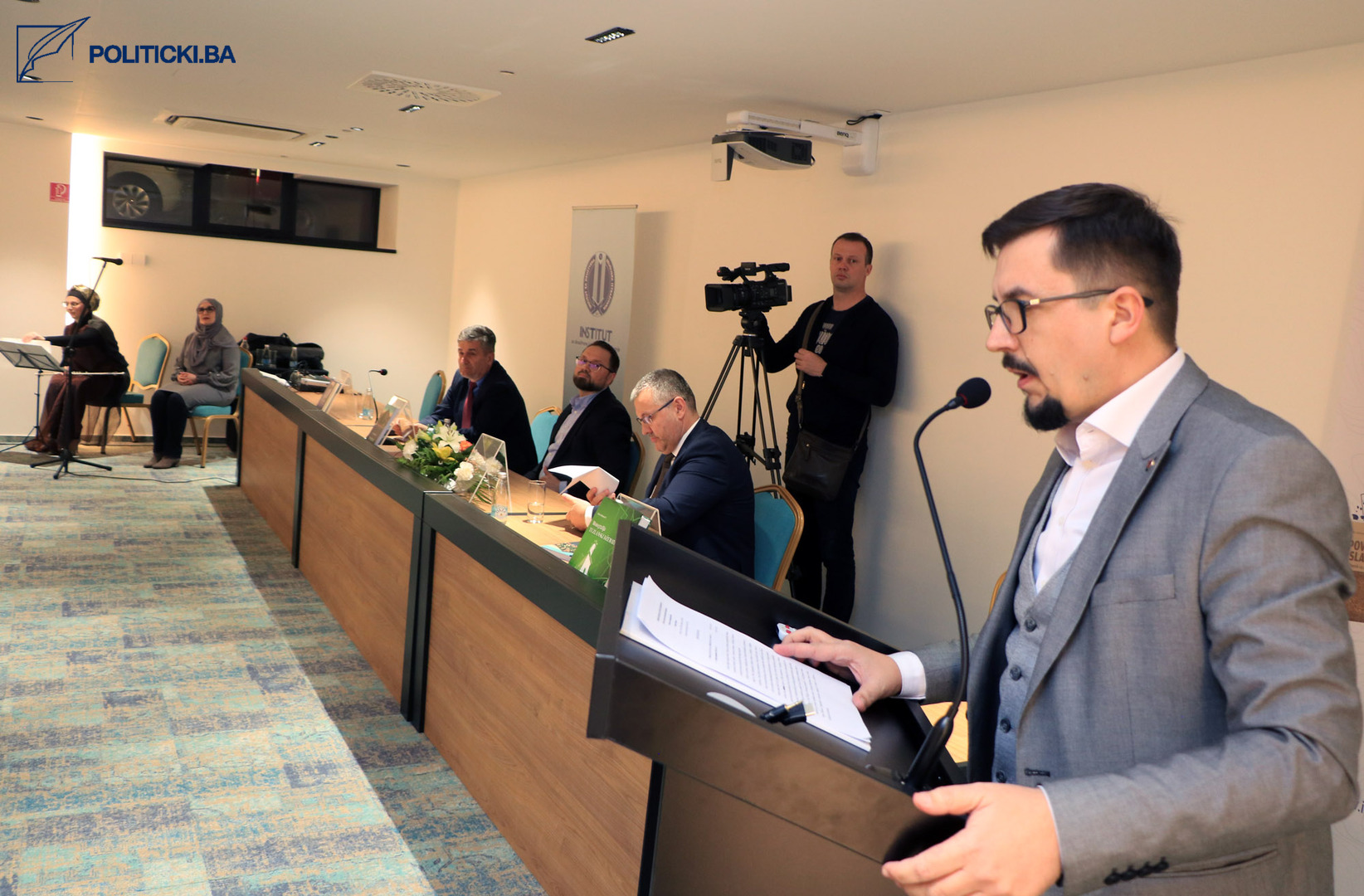 U Tuzli promovirane tri knjige prof. dr. Ševke Sulejmanovića  - slika 4