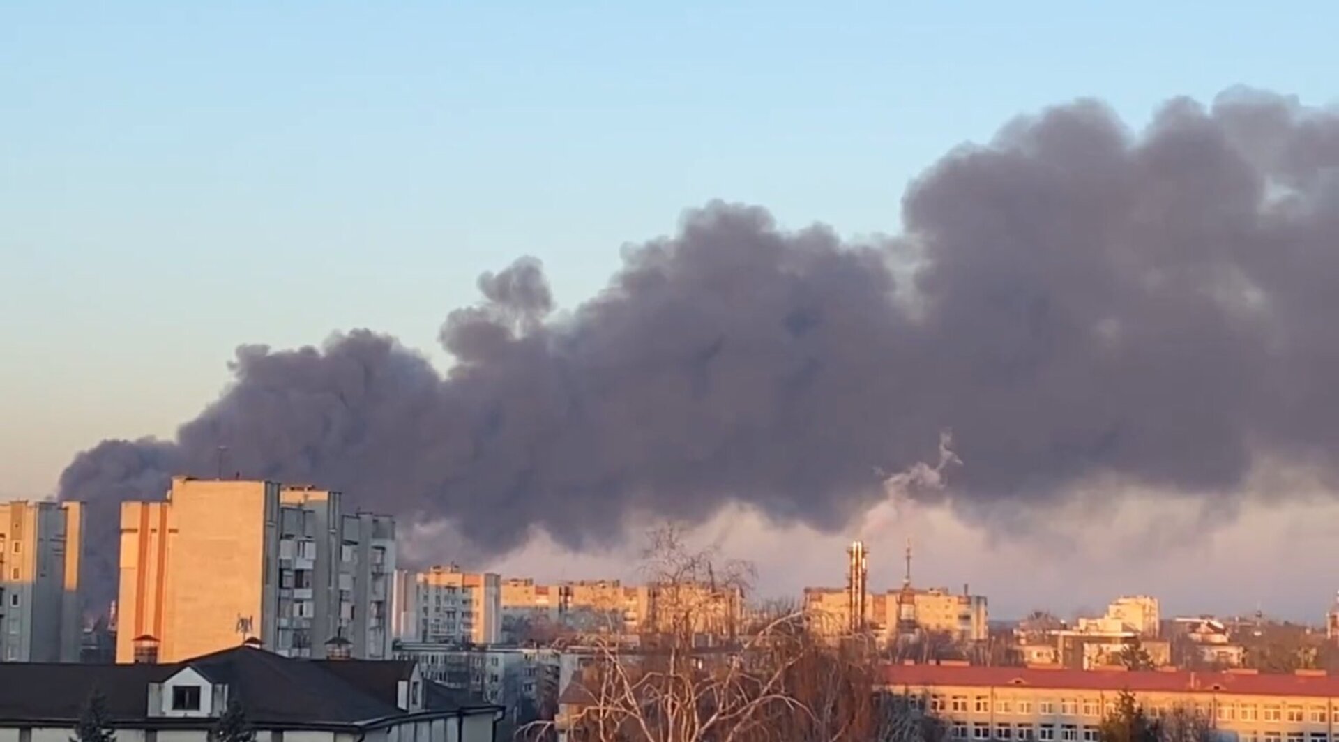 Bombardirano područje oko aerodroma u Lavovu - slika 1