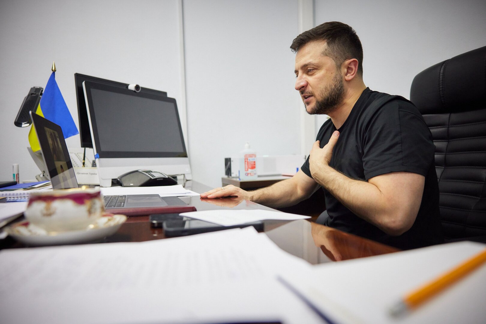 Zelenski: Zamrznuti novac Rusije utrošiti u obnovu Ukrajine - slika 1