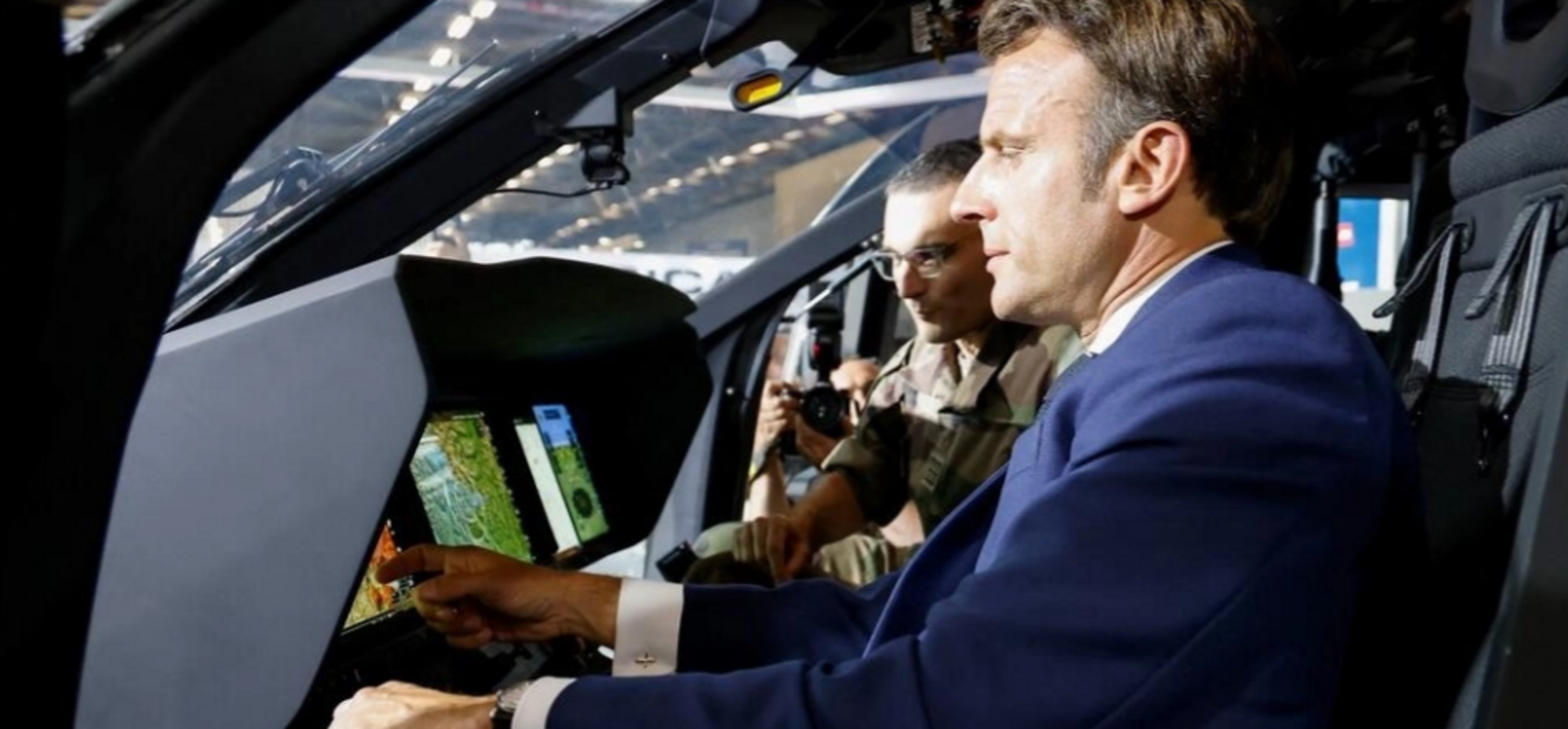 Macron: Evropi treba mnogo veća odbrambena industrija - slika 1