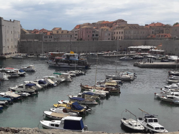 Skandalozno: Kako vodič u Dubrovniku laže o BiH