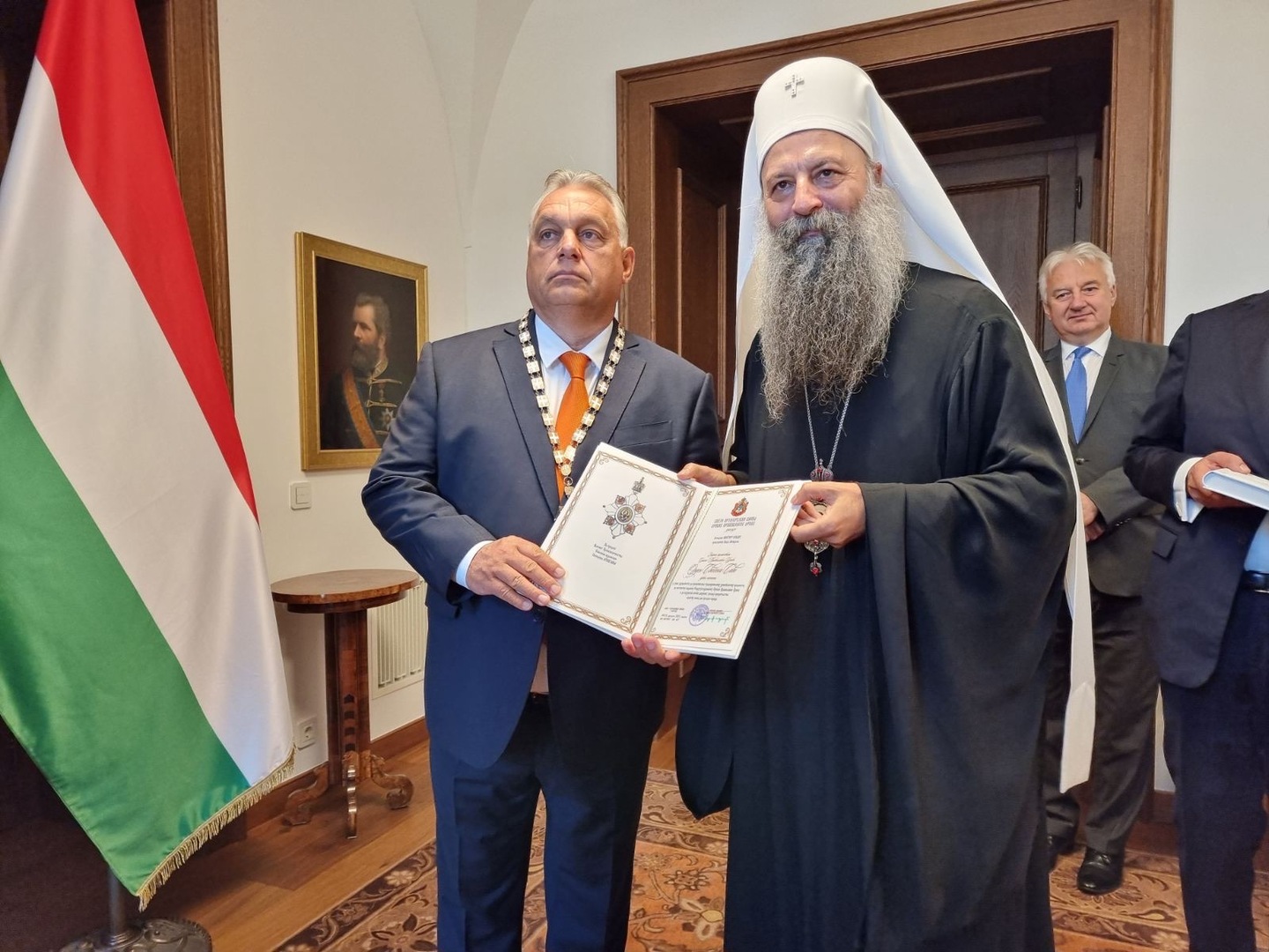 Patrijarh SPC Porfirije odlikovao Orbana - slika 1
