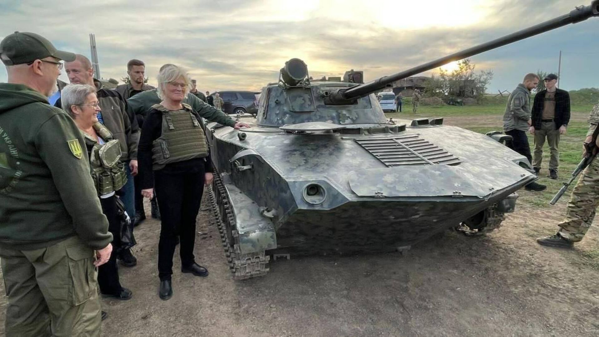 Njemačka ministrica odbrane u iznenadnoj posjeti Ukrajini - slika 1
