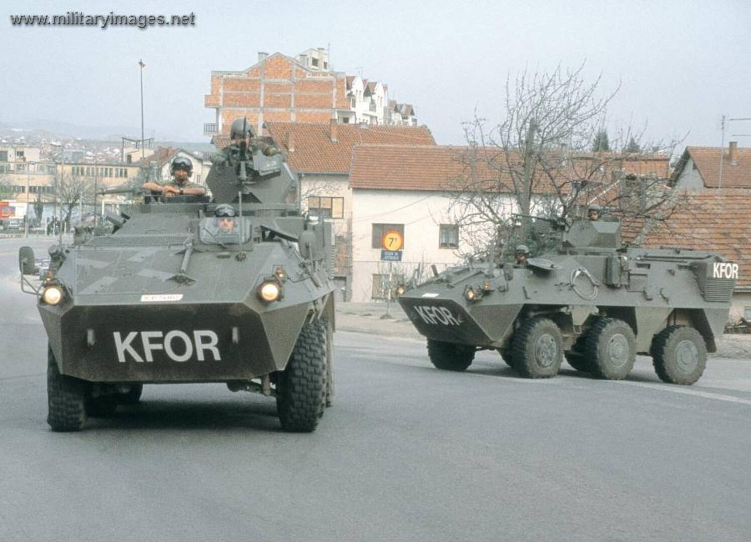 Zbog registarskih tablica Srbija pokrenula vojsku prema Kosovu - slika 1