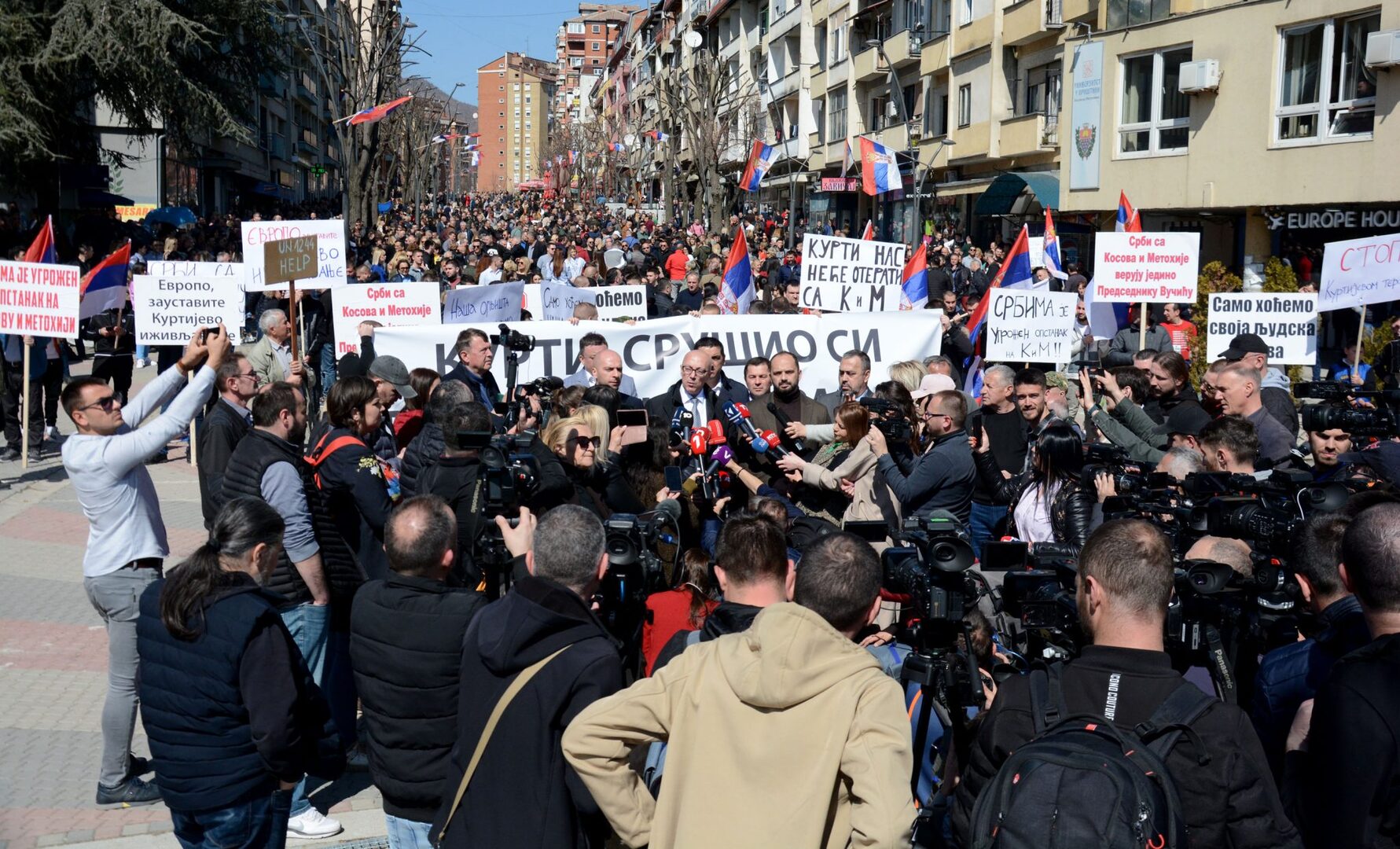 Srbi s Kosova zaprijetili ratom! - slika 1