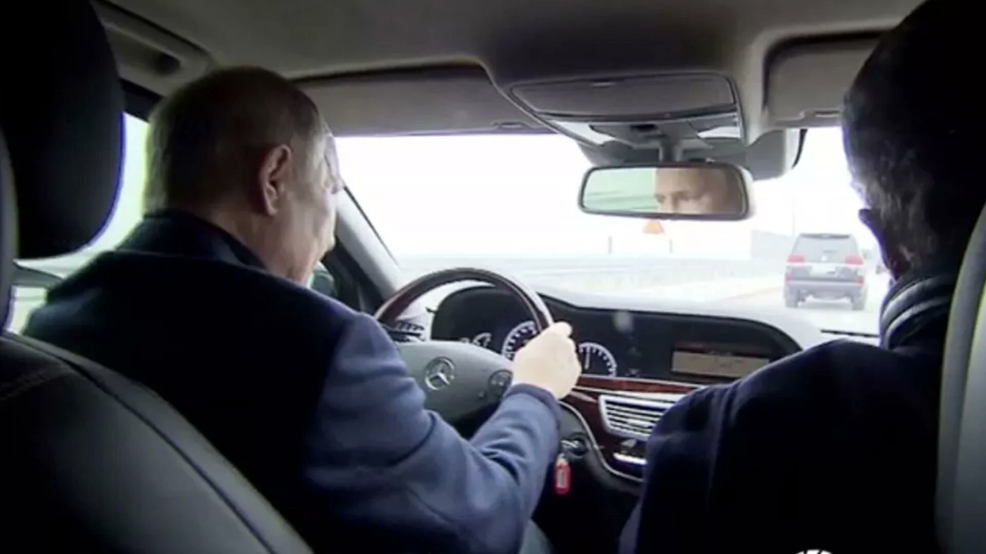 Putin posjetio Krim. Provozao se oštećenim mostom - slika 1