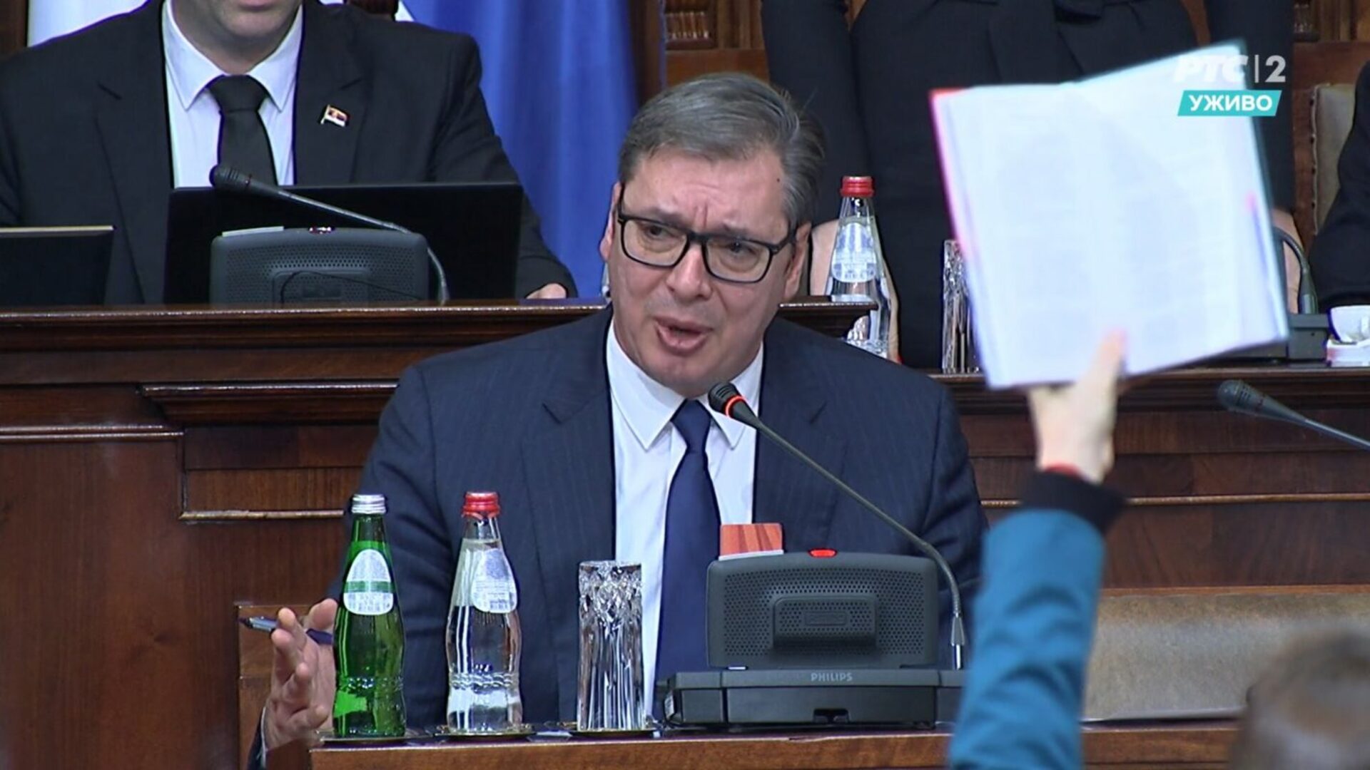 Vučić bijesan: "Došli ste da me bijete?" - slika 3