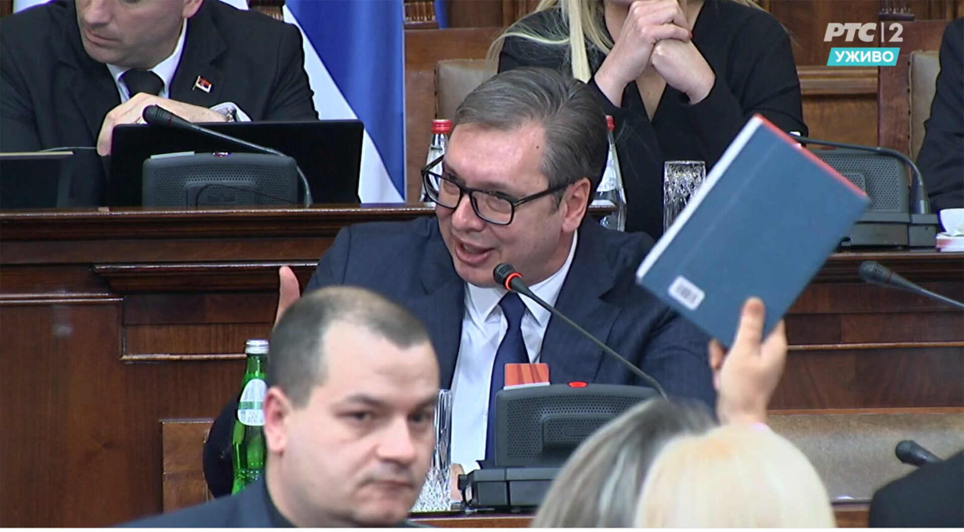 Vučić bijesan: "Došli ste da me bijete?" - slika 2