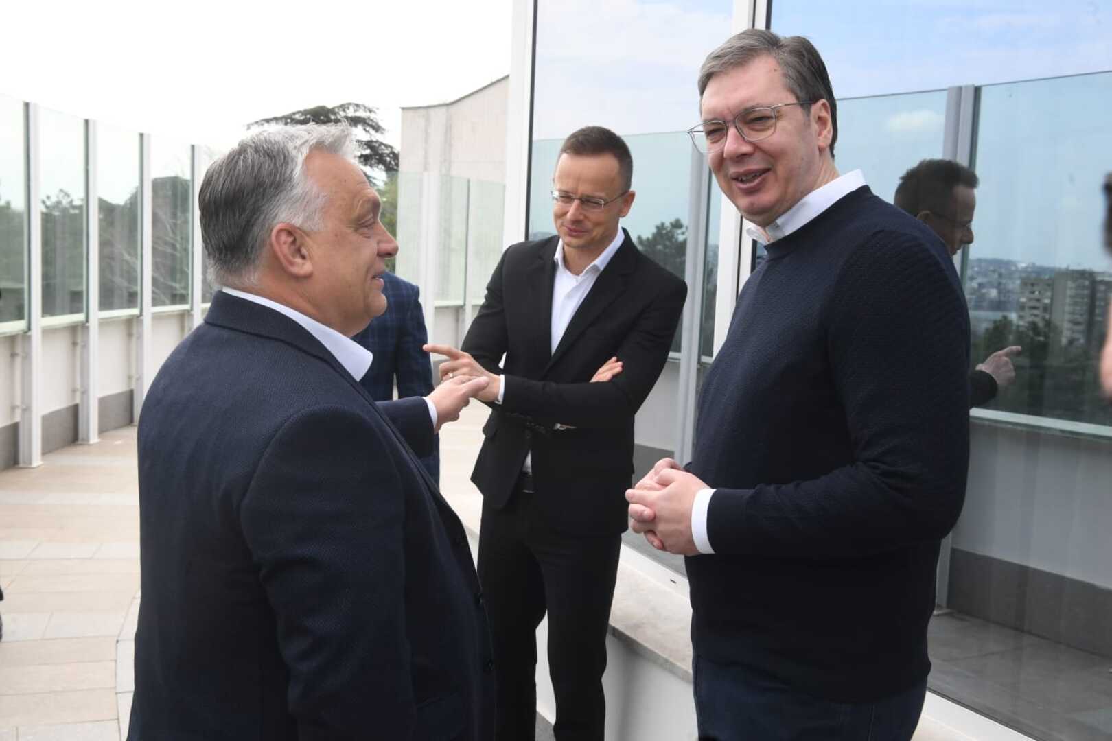 Vučić sa Orbanom i Szijjartom o geopolitičkoj situaciji... - slika 4