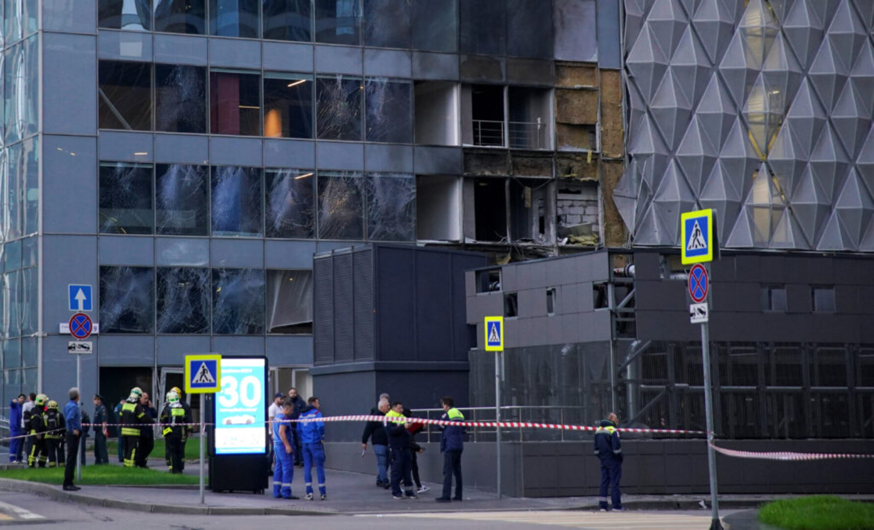 Ukrajinski dronovi pogodili Moskvu, letovi obustavljeni - slika 1