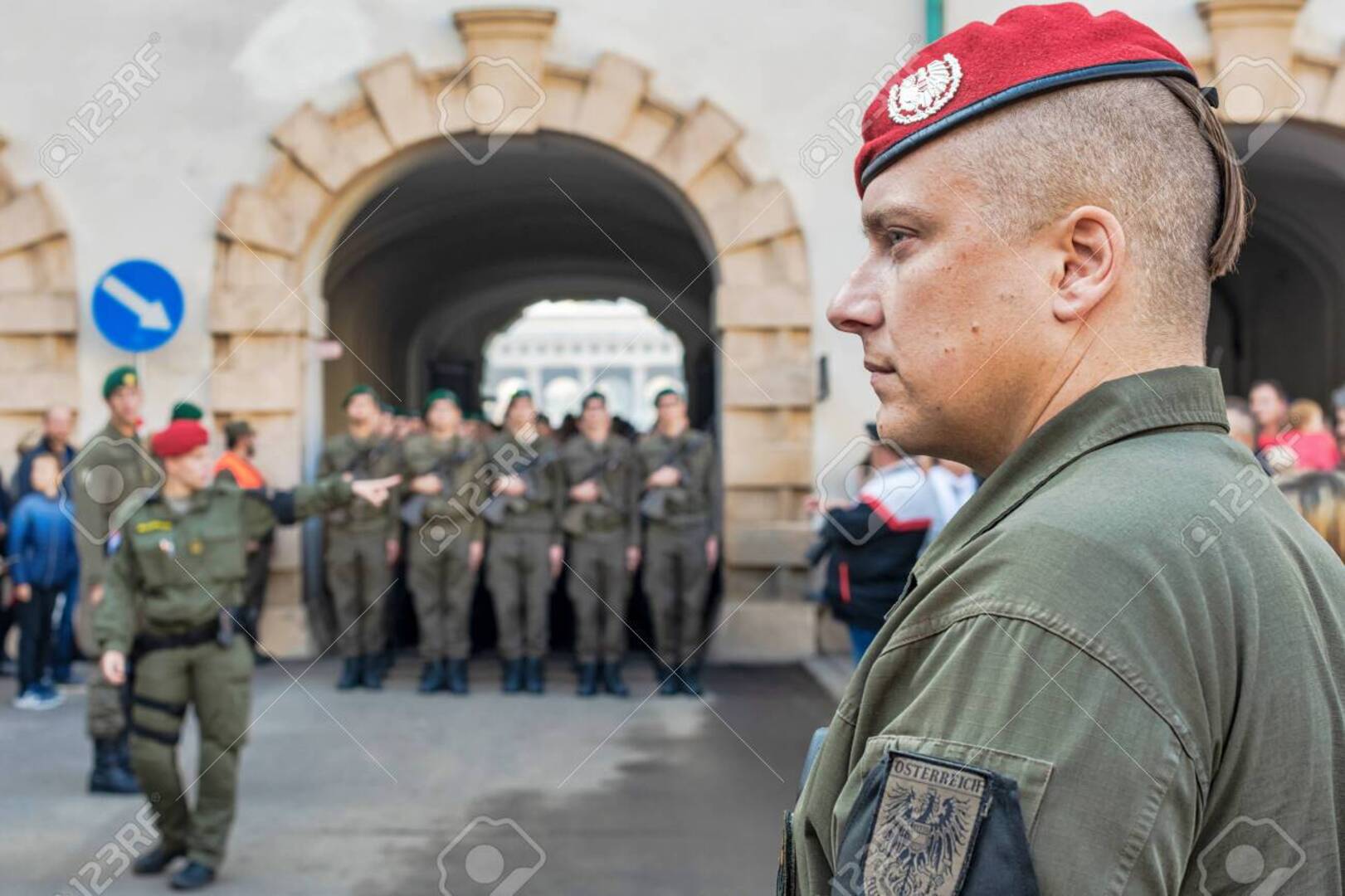 U Austriji povećana opasnost od terorizma, vojska izlazi na ulice Beča - slika 1