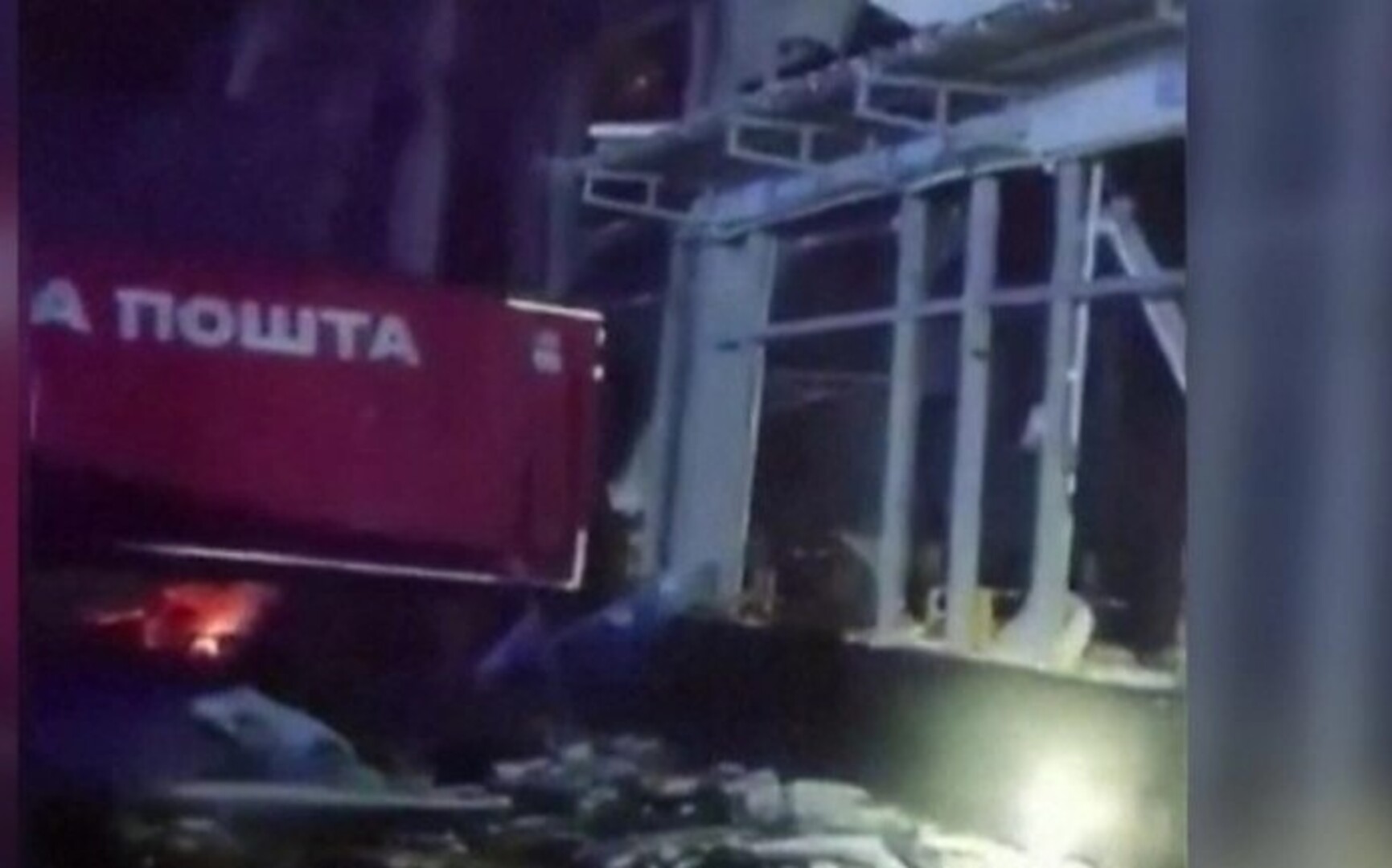 U raketnom napadu u Harkovu ubijeno šest poštanskih radnika - slika 1