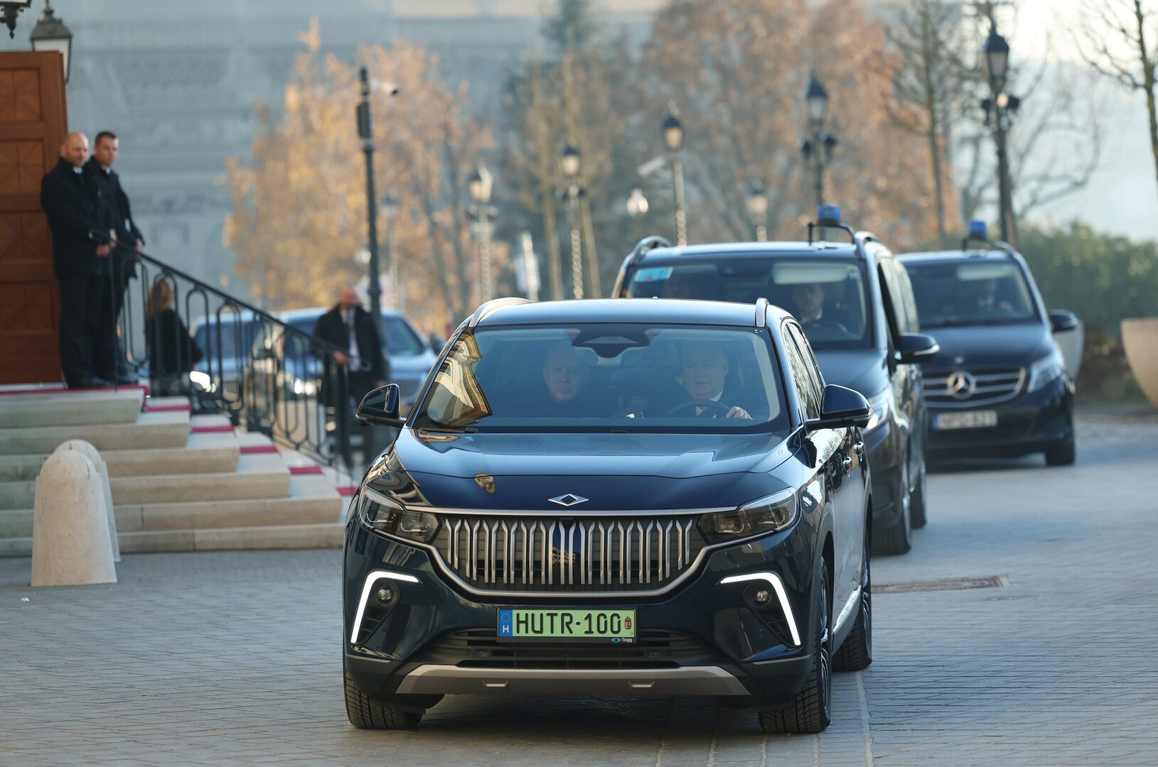 Erdogan Orbanu poklonio turski električni automobil - slika 2