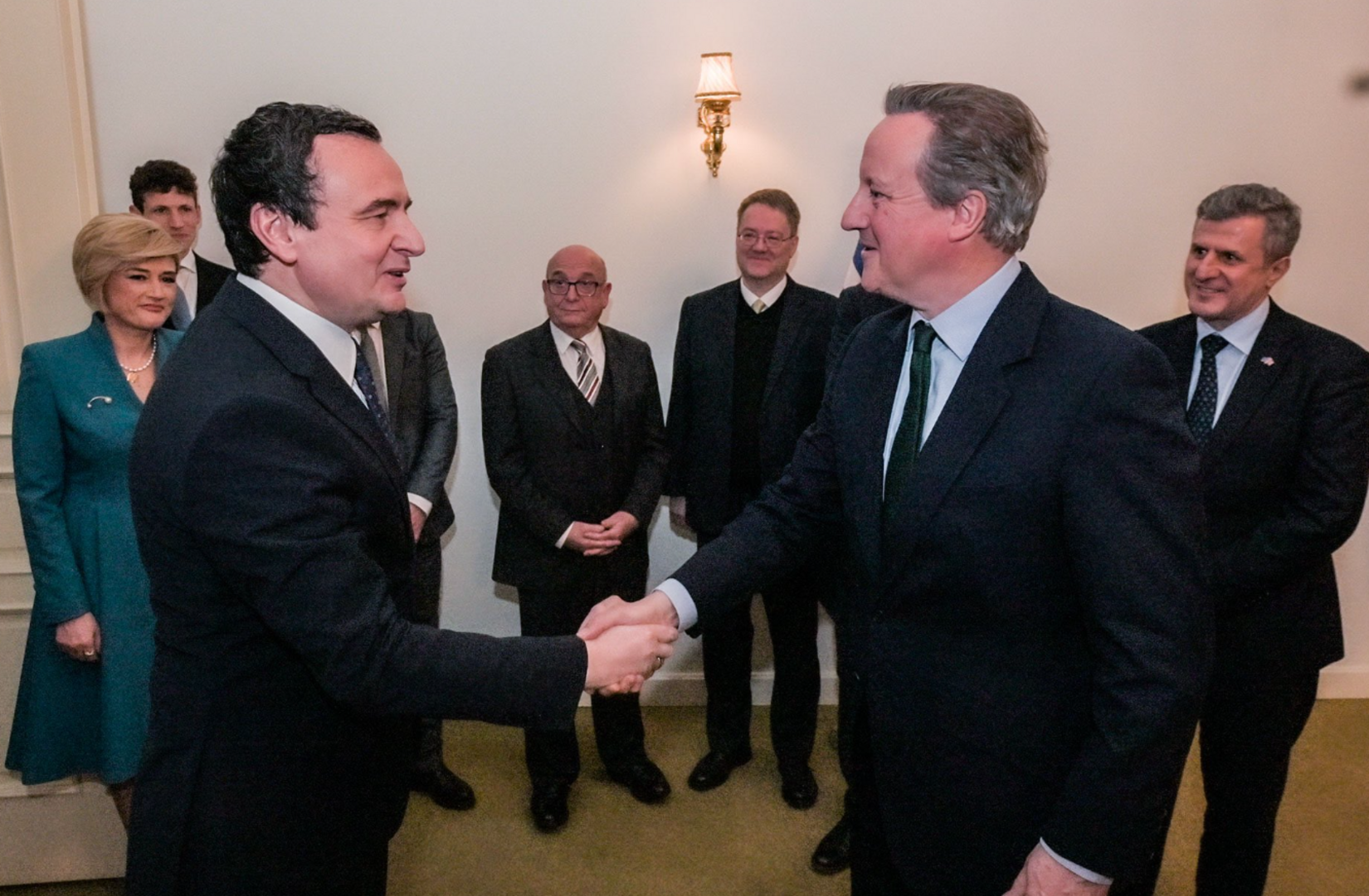 David Cameron stigao na Kosovo: Sastao se s Kurtijem - slika 1