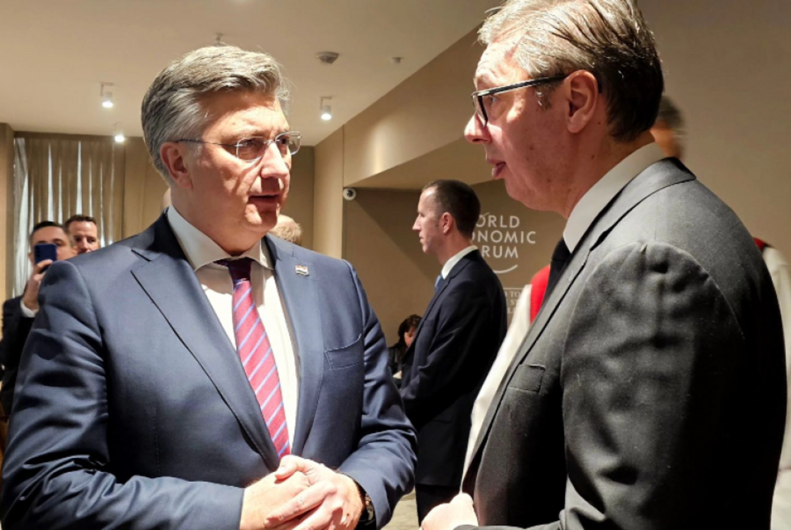 Vučić i Plenković "oči u oči" - slika 1