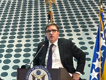 Trojka između srpsko-hrvatskog čekića i američkog nakovnja