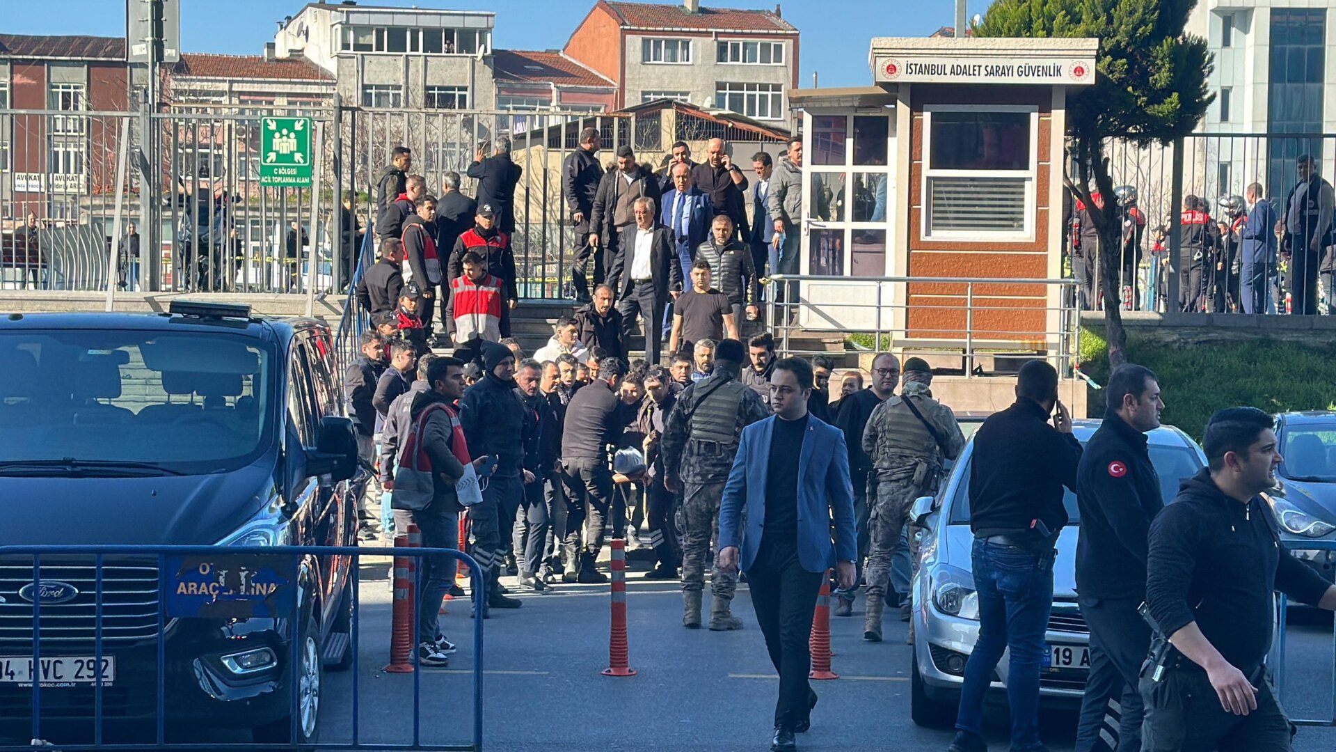 Pucnjava u Istanbulu. Ima mrtvih i ranjenih - slika 1