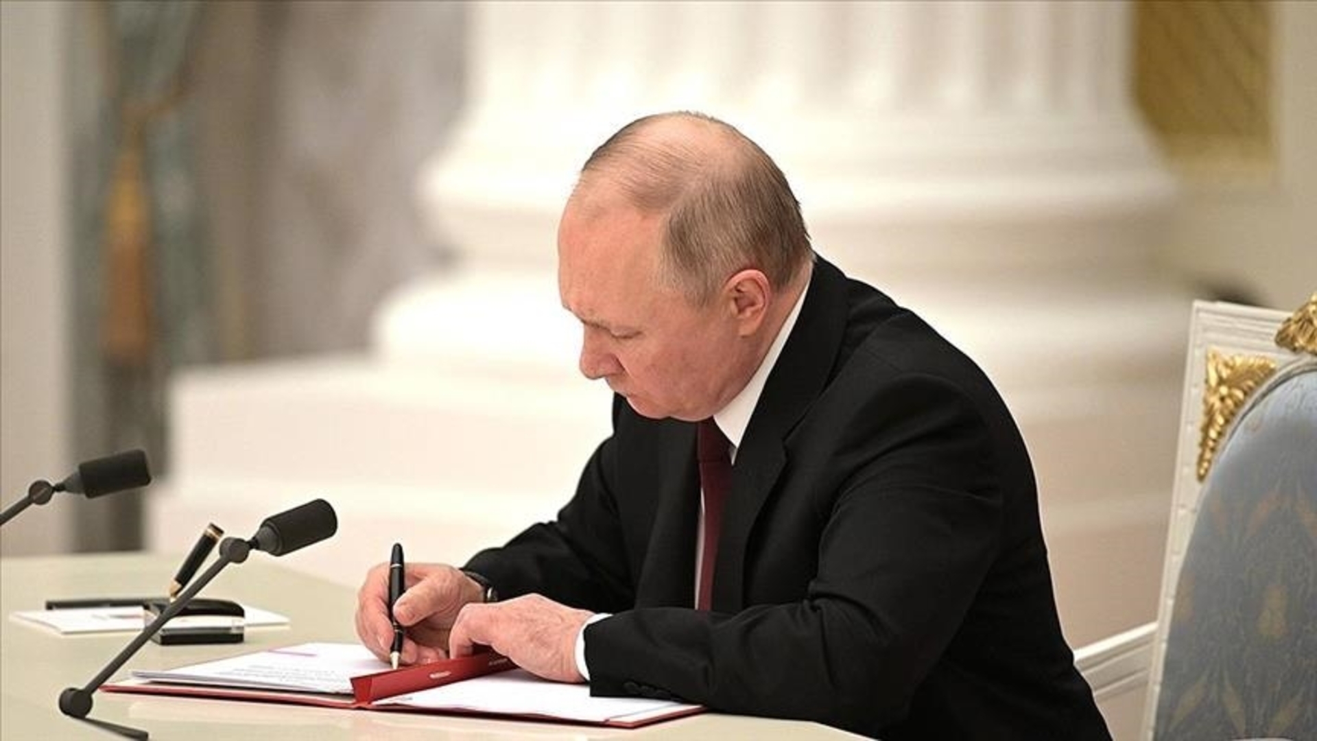 Putin potpisao dva dekreta - slika 1