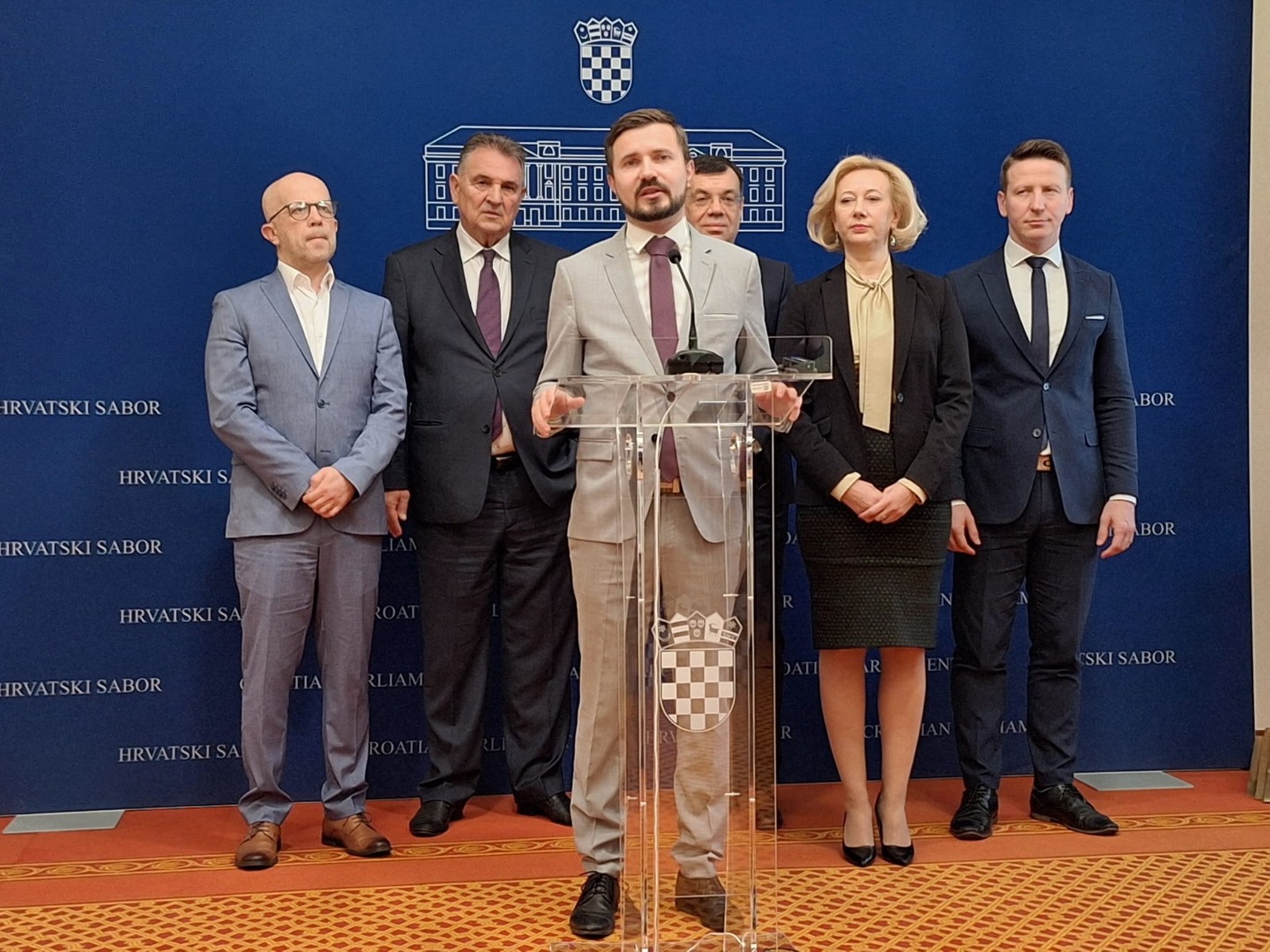 Nastavljeno osipanje Milanovićevog bloka: Izašla još jedna stranka - slika 1