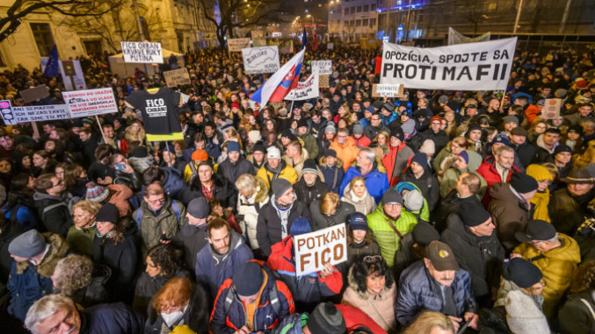 Slovački premijer želi ugasiti javnu televiziju, Slovaci izašli na ulice - slika 1