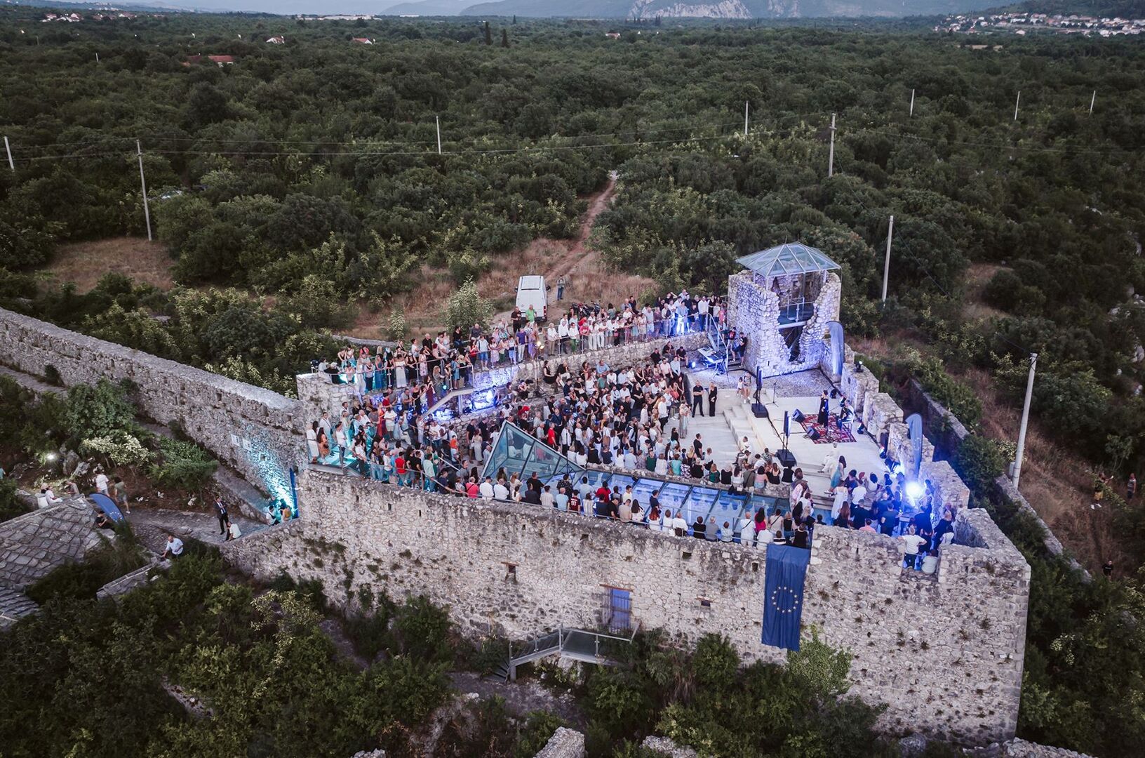 Ured EU u BiH organizovao spektakularan koncert u Počitelju - slika 4
