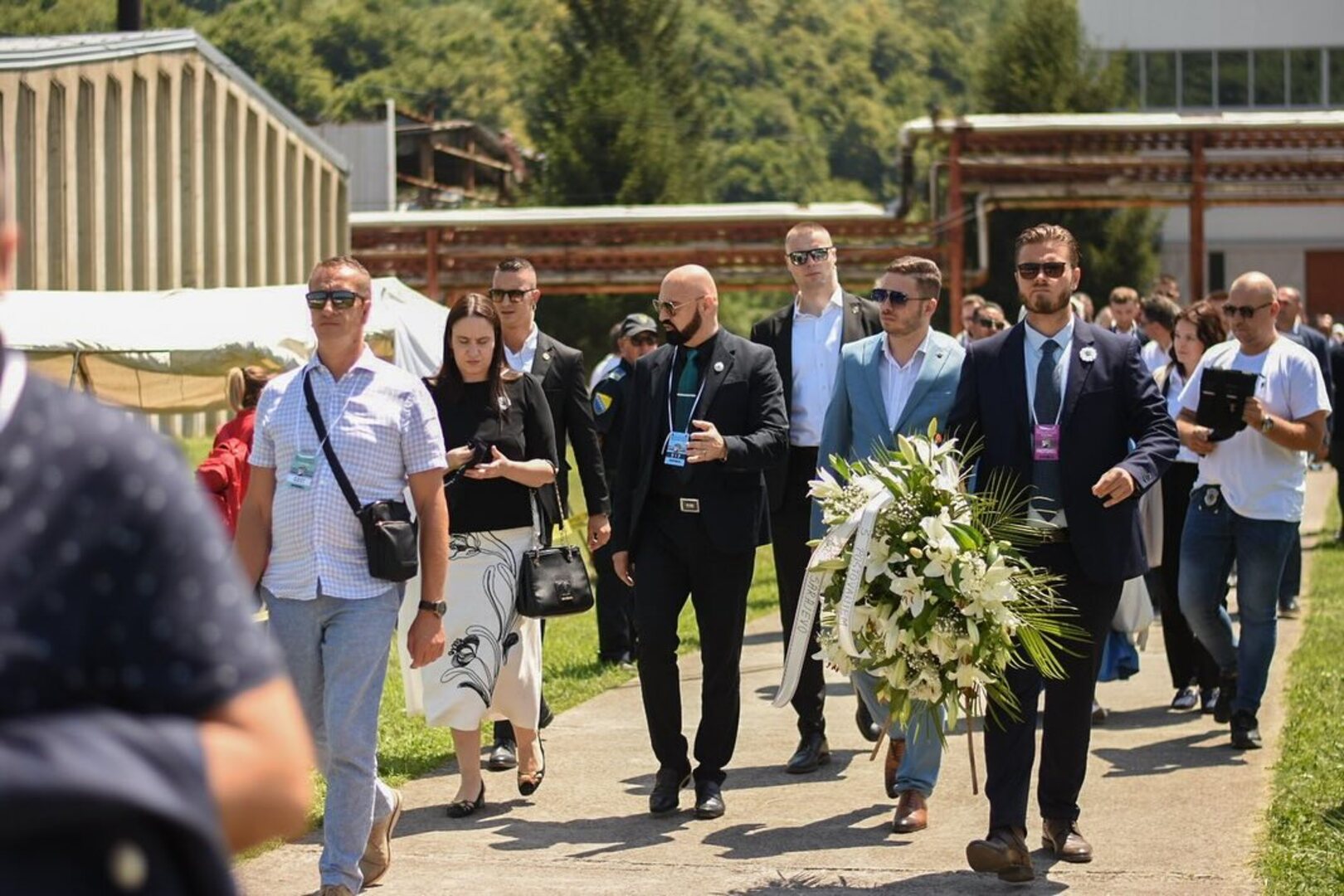 SRAMOTNO: Ramo Isak iskoristio i dženazu u Potočarima za promociju - slika 1