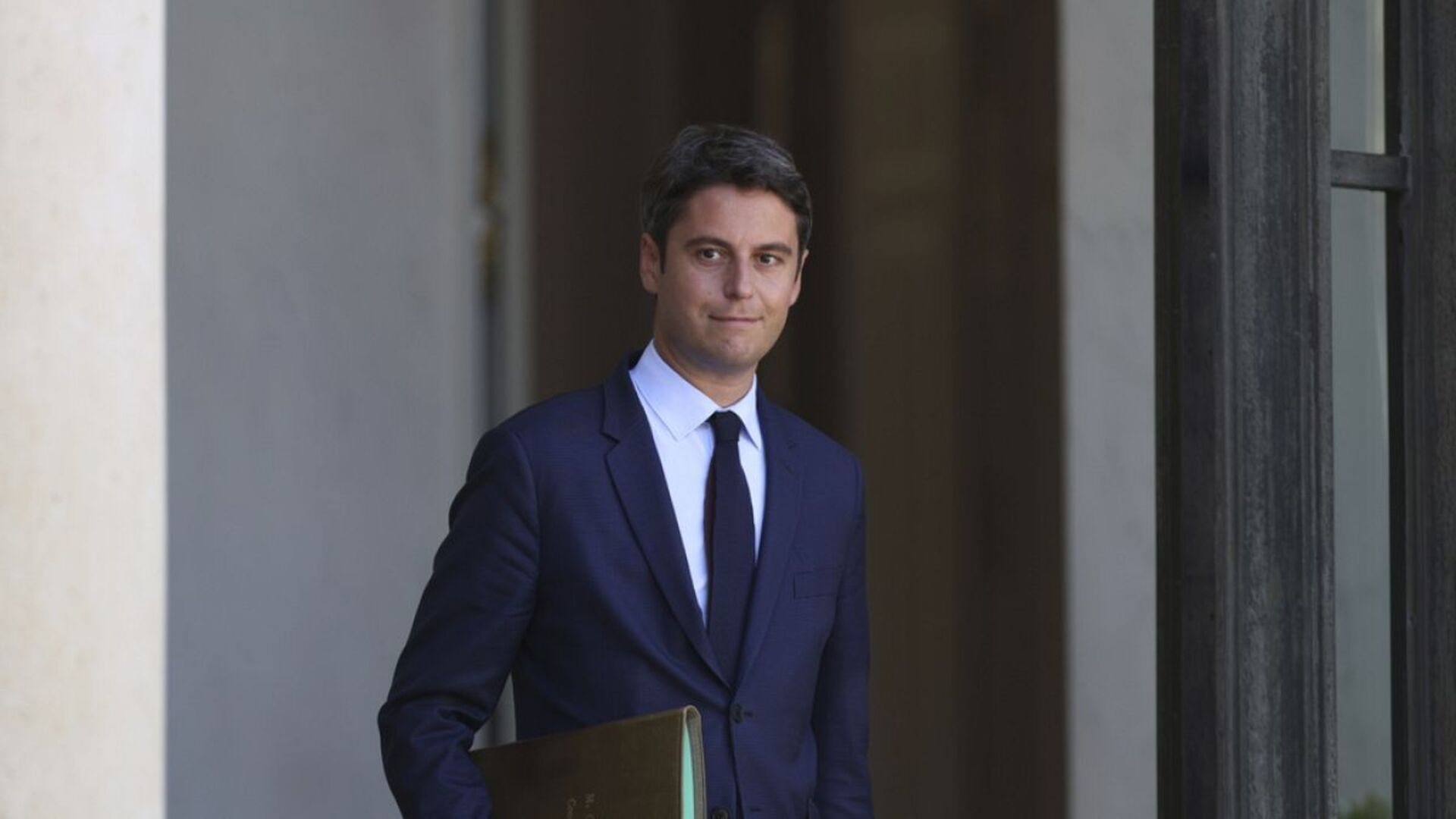Francuski premijer podnio ostavku - slika 1