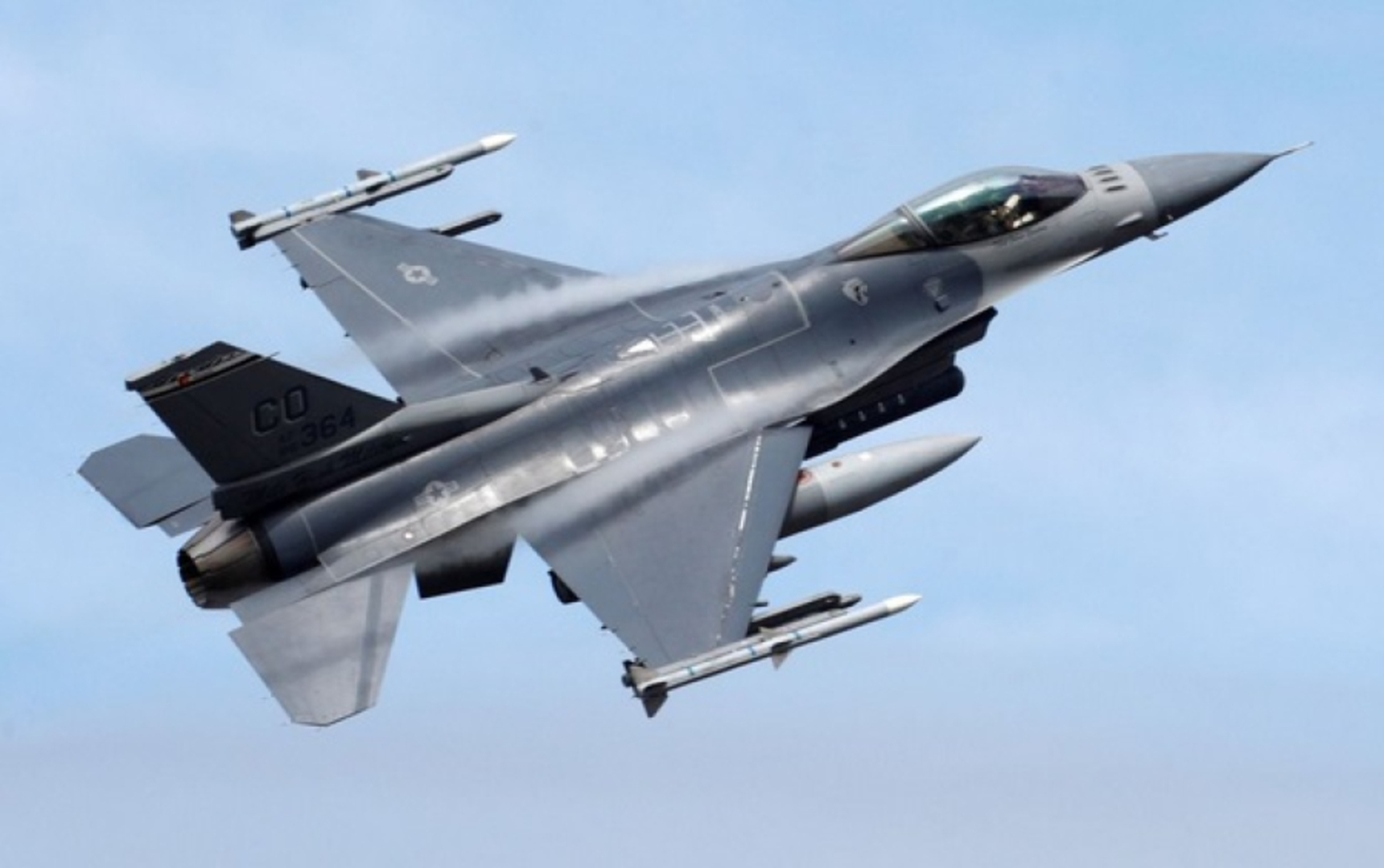 Slovačka dobila prva dva od četrnaest američkih aviona F-16 - slika 1