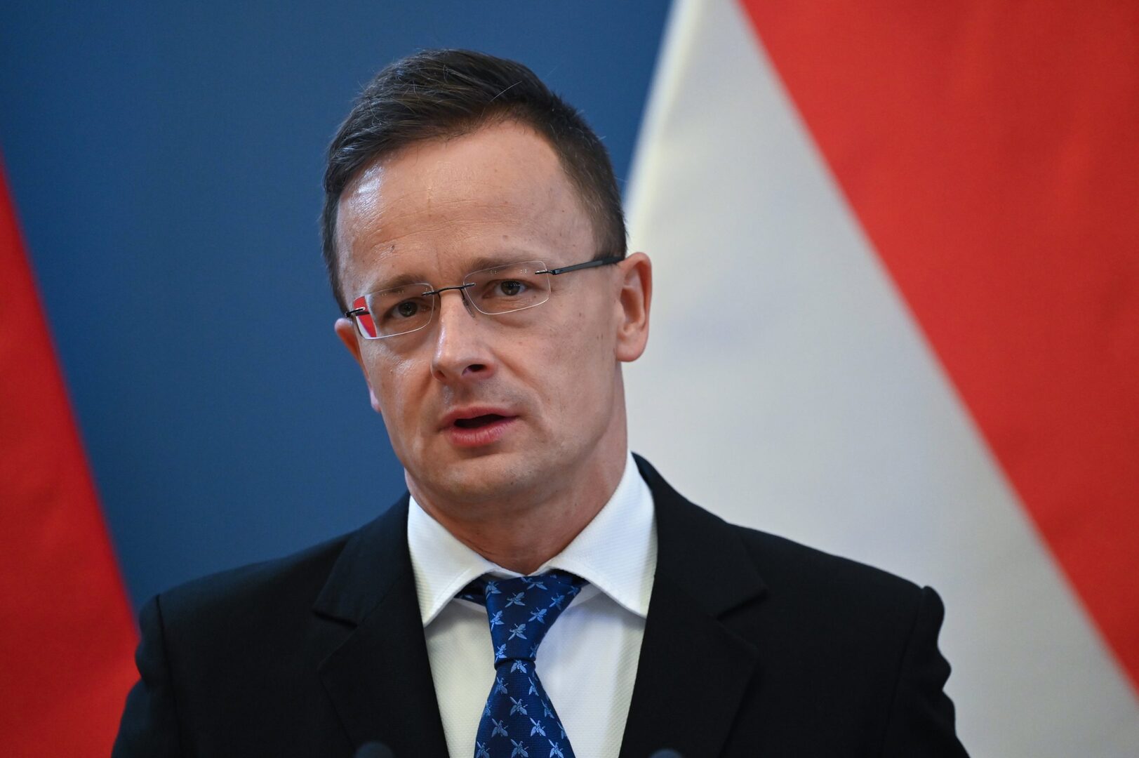 Mađarski šef diplomatije optužio EU da ometa opskrbu ruskom naftom - slika 1