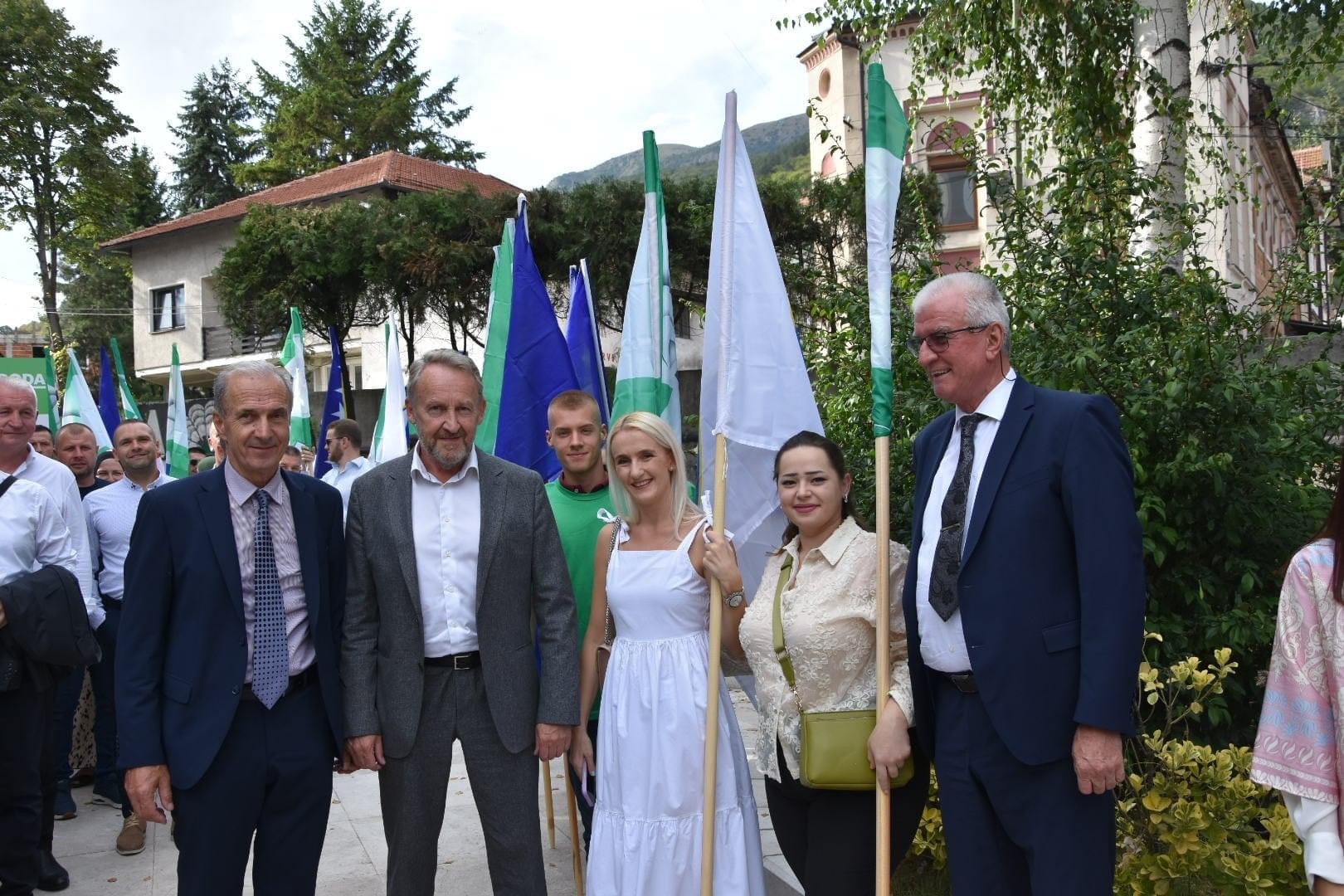 Izetbegović u Travniku: Ako želite mir i stabilnost ne ponižavajte najbrojniji narod - slika 7