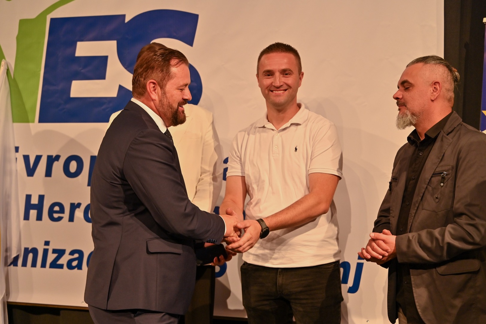 NES-a u Tešnju:  Mi nećemo izdati, jer nismo kupljeni i niko nas ne drži u šaci! - slika 3