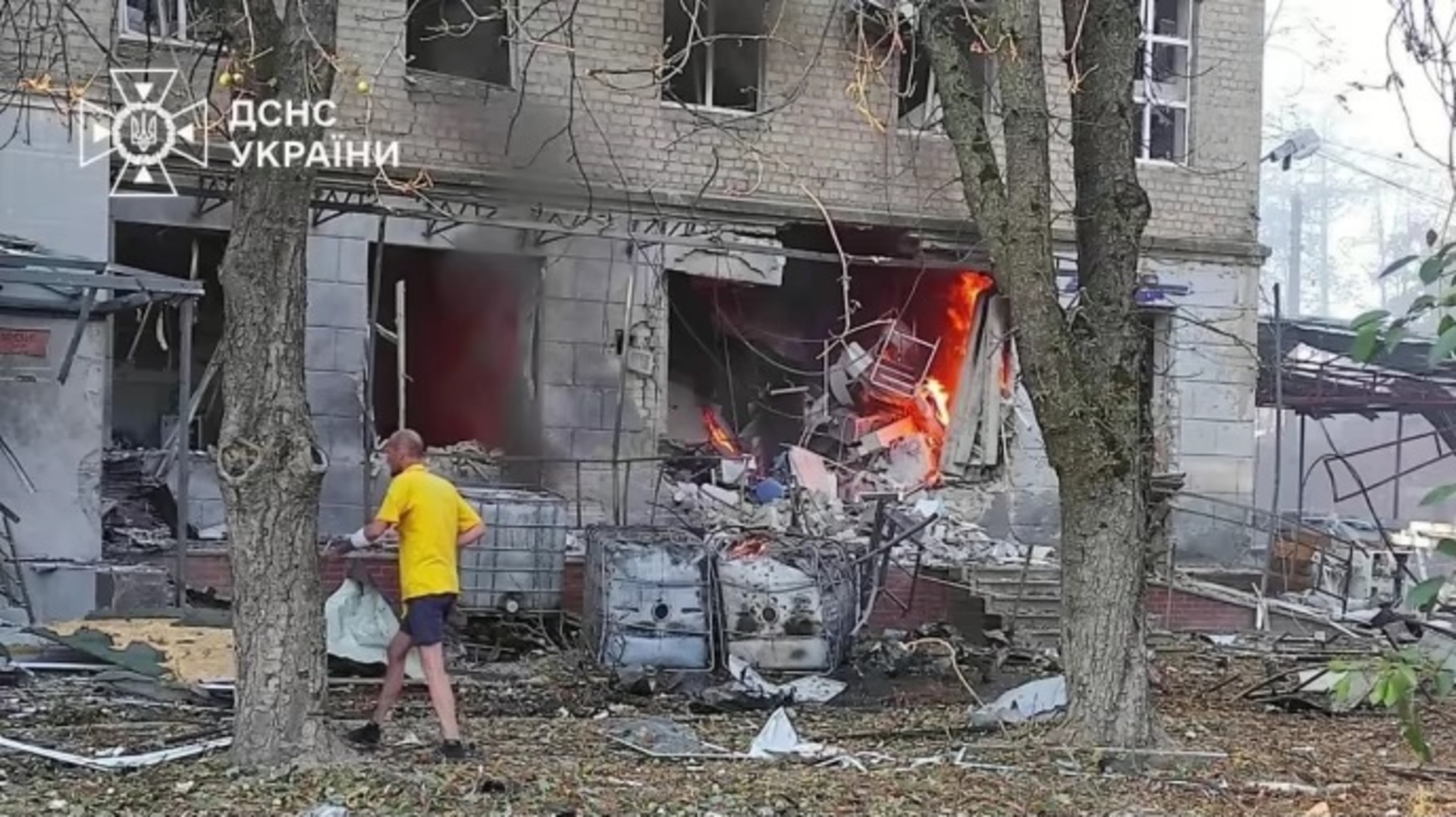 U ruskom napadu na bolnicu u Ukrajini najmanje 9 mrtvih - slika 1
