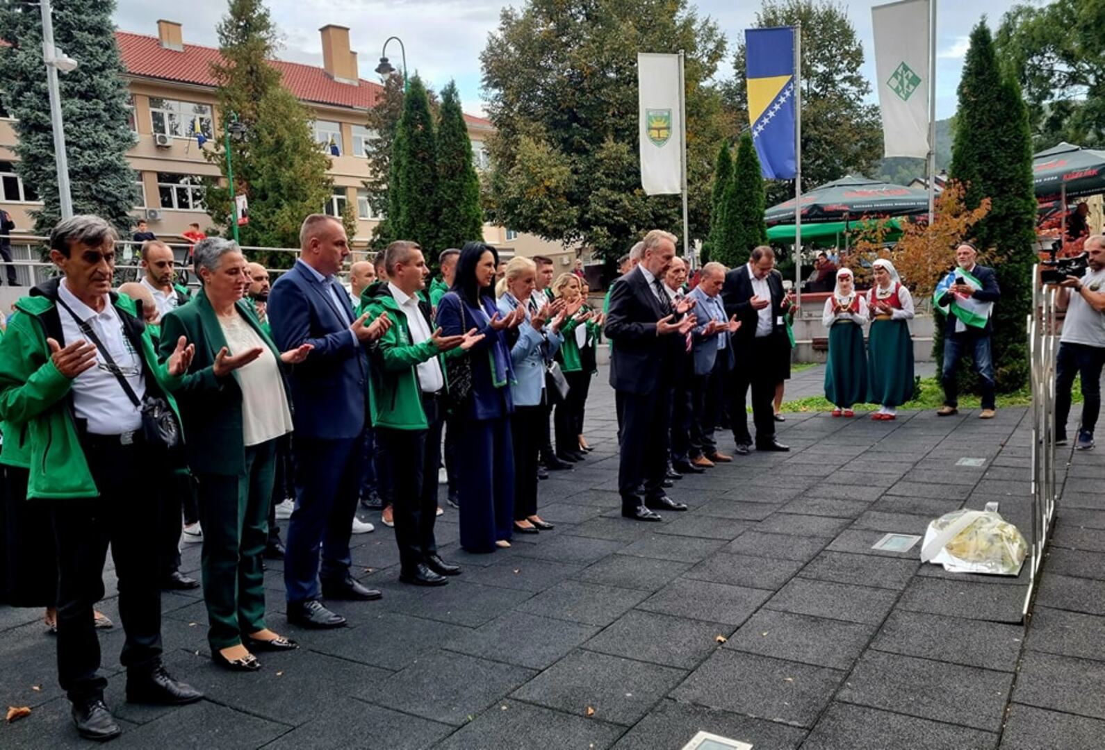 Izetbegović: Dok se drugi naoružavaju, SNSD i HDZ s Trojkom nam vežu ruke - slika 15