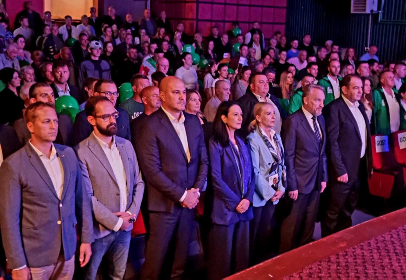 Izetbegović: Dok se drugi naoružavaju, SNSD i HDZ s Trojkom nam vežu ruke - slika 13