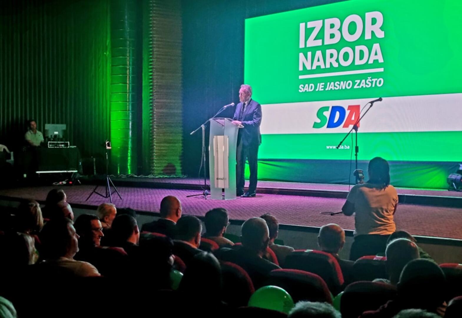 Izetbegović: Dok se drugi naoružavaju, SNSD i HDZ s Trojkom nam vežu ruke - slika 8