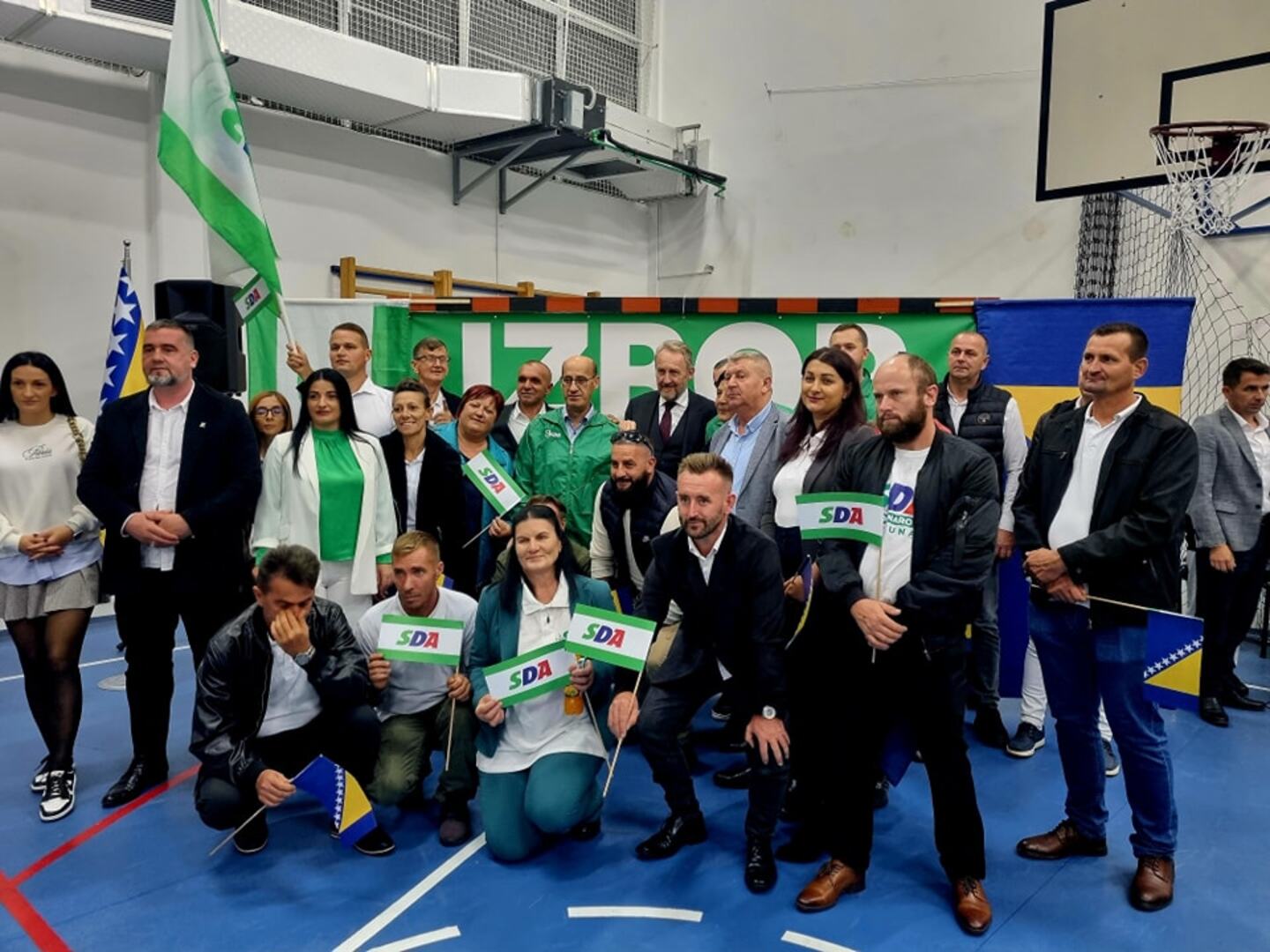 Izetbegović u Srebrenici i Bratuncu: "Nemamo problem sa Srbima" - slika 8